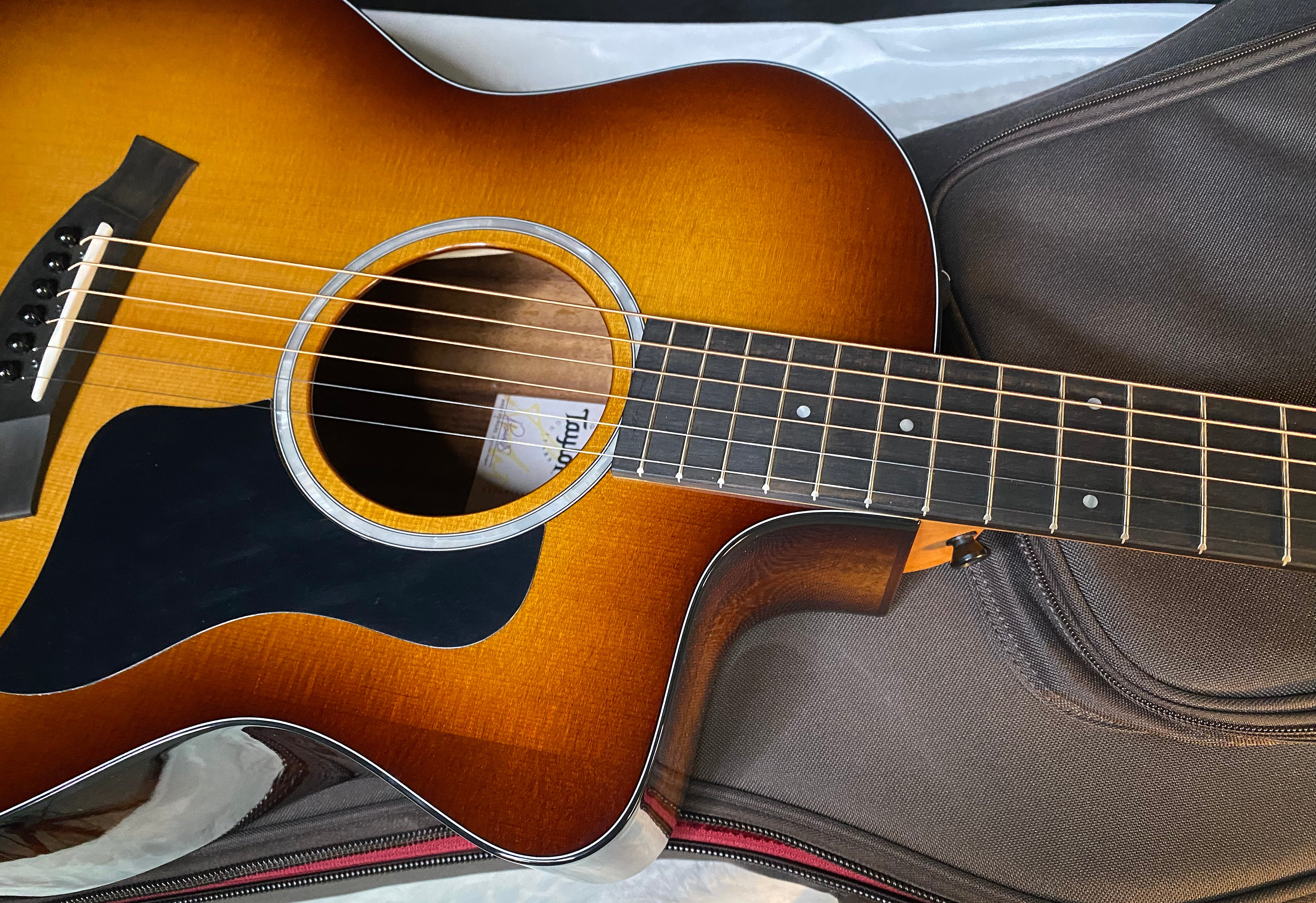 Taylor 214ce-K SB Plus Acoustic-electric Guitar - Shaded Edgeburst Finish - 4.6lbs - Authorized Dealer - G06050