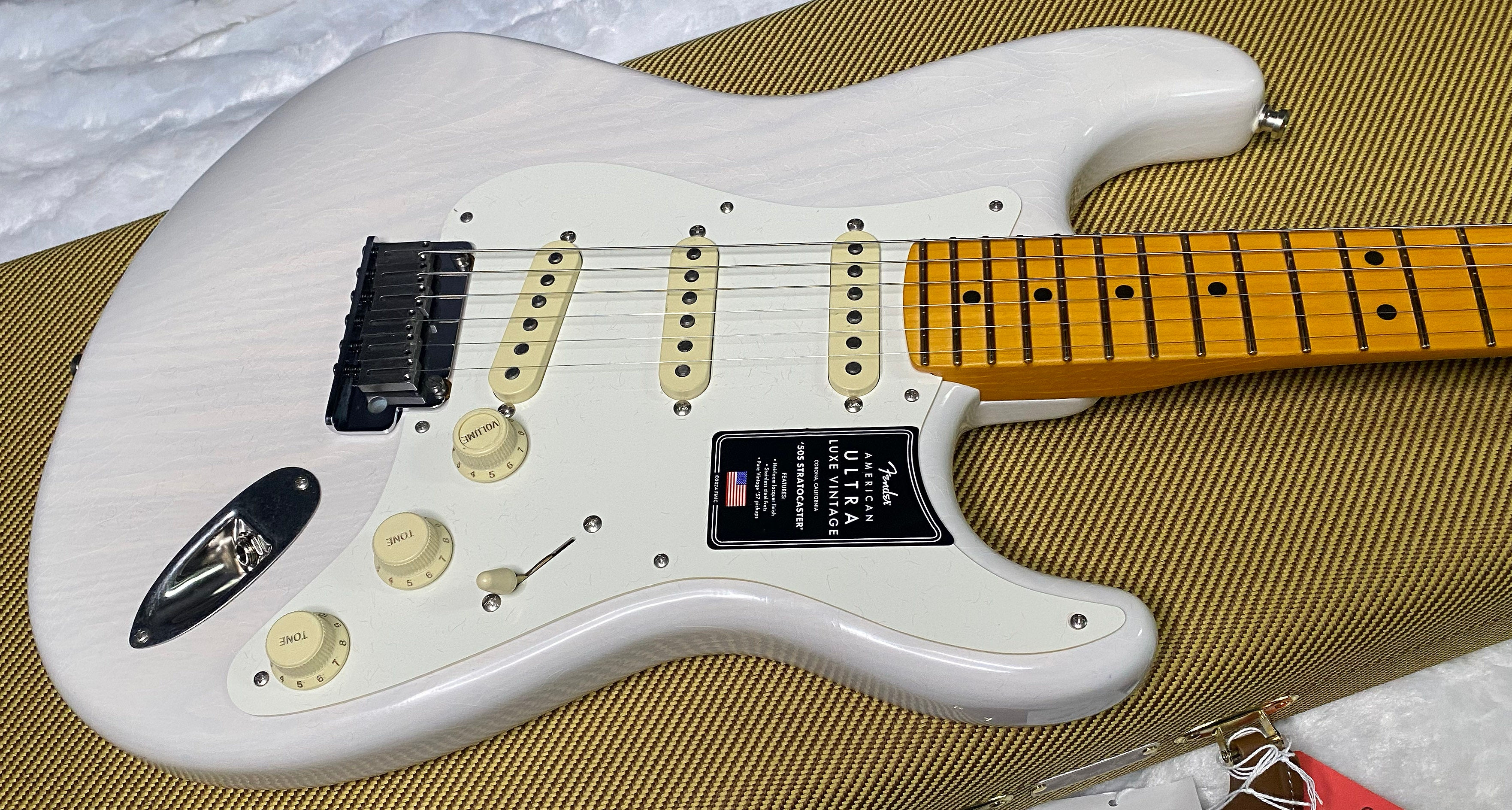 NEW ! Fender American Ultra Luxe Vintage '50s Stratocaster - White Blonde - Authorized Dealer - 7.9lbs - G07487