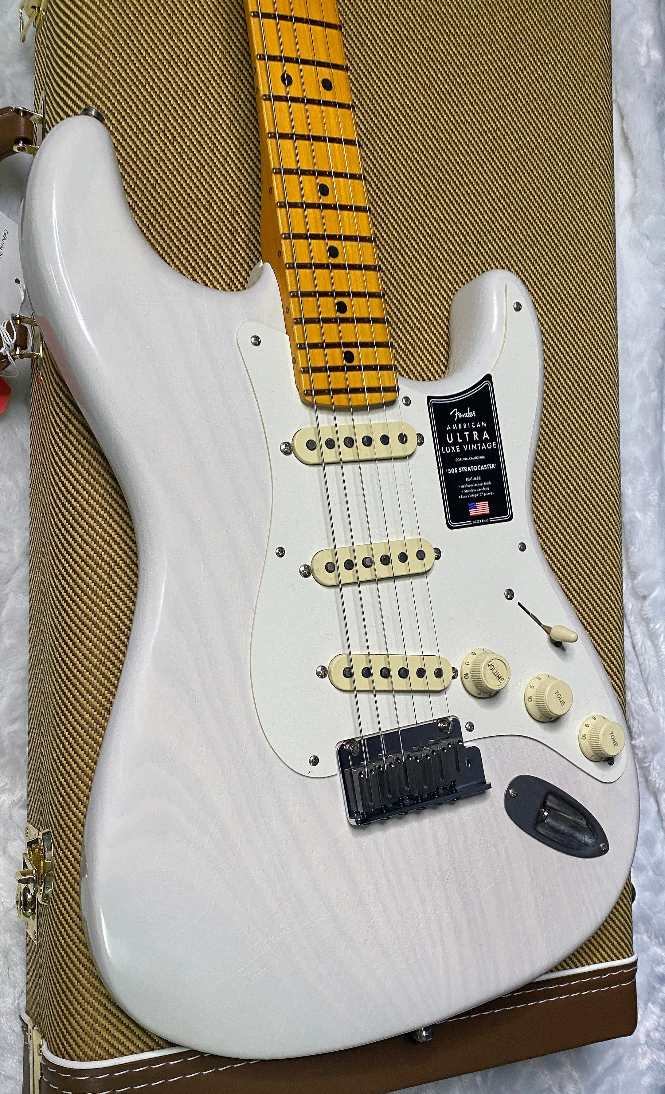 NEW ! Fender American Ultra Luxe Vintage '50s Stratocaster - White Blonde - Authorized Dealer - 7.9lbs - G07487