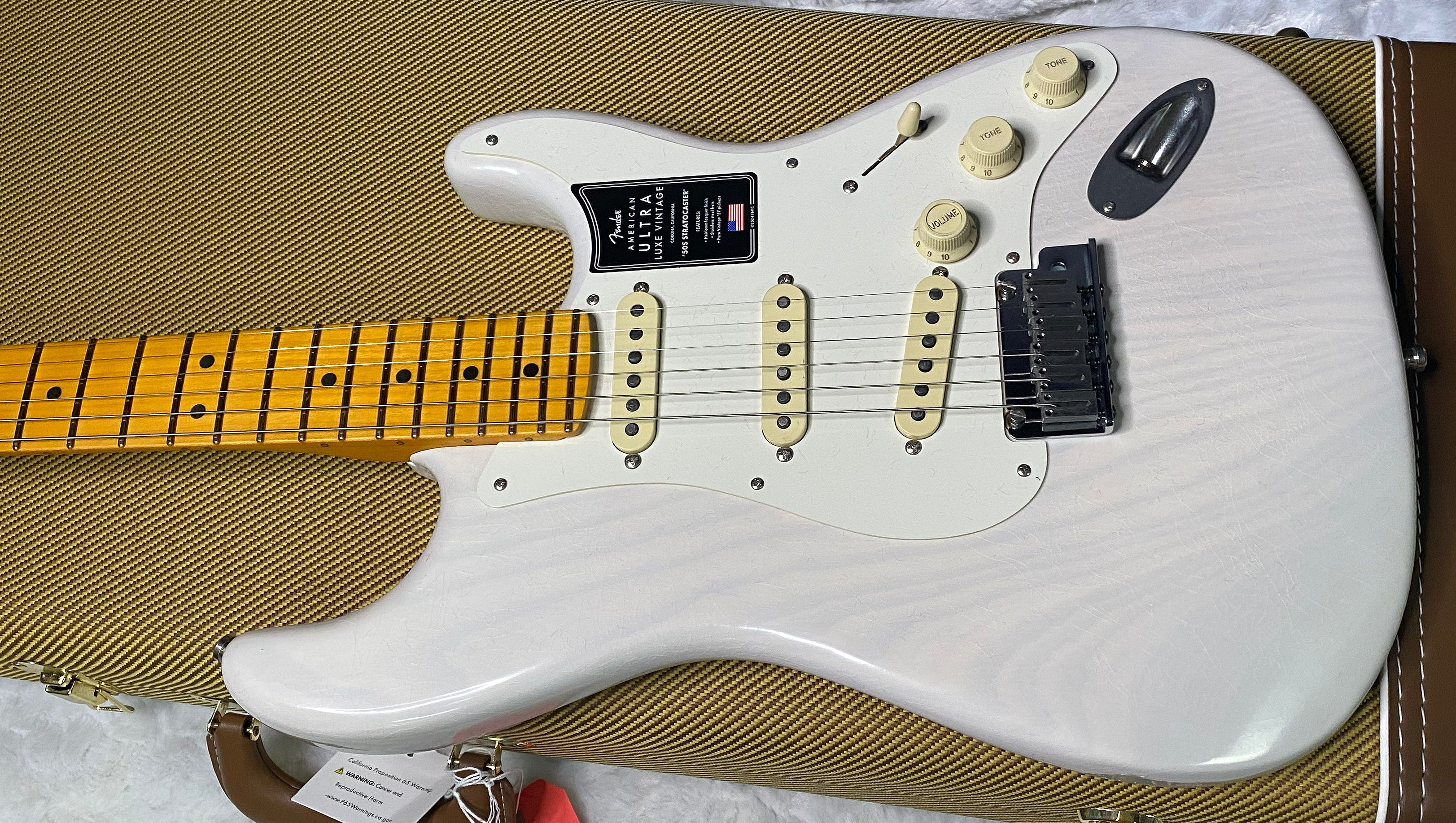 NEW ! Fender American Ultra Luxe Vintage '50s Stratocaster - White Blonde - Authorized Dealer - 7.9lbs - G07487