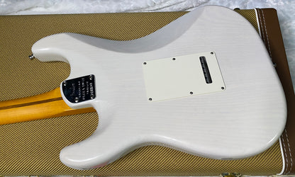 NEW ! Fender American Ultra Luxe Vintage '50s Stratocaster - White Blonde - Authorized Dealer - 7.9lbs - G07487
