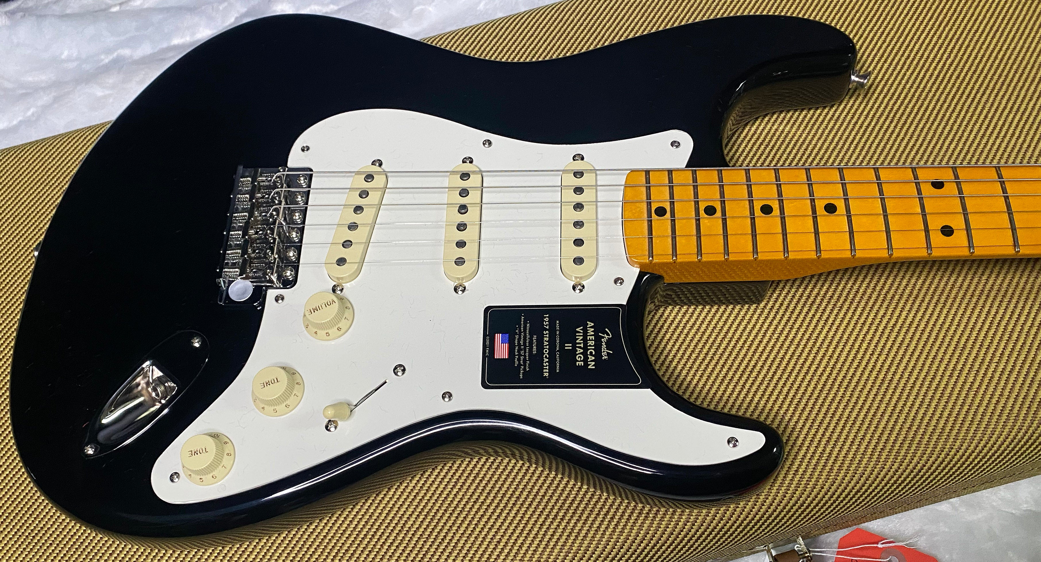 NEW ! Fender American Vintage II 1957 Stratocaster - Maple Fingerboard - Black - 7.5lbs - Authorized Dealer - G07485