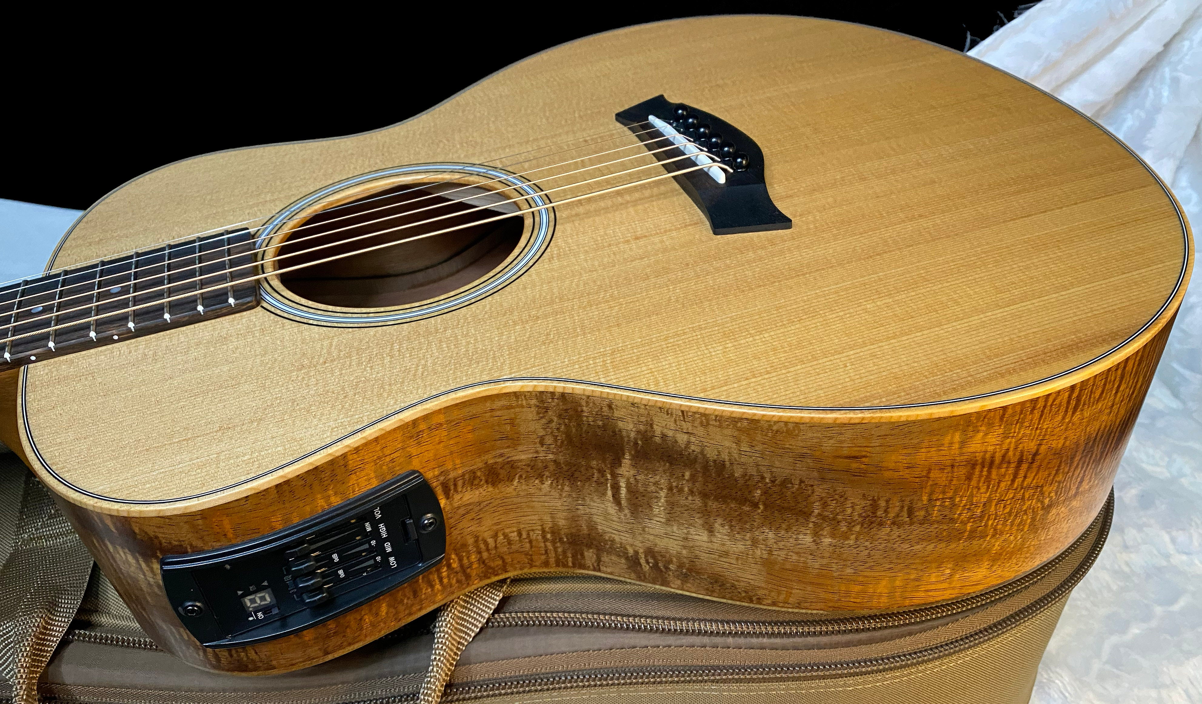 NEW! Taylor GS Mini-e LTD AAA Figured Koa - Natural - Authorized Dealer - Absolutely Beautiful! 3.8lbs - Gig Bag - Authorized Dealer - G06051