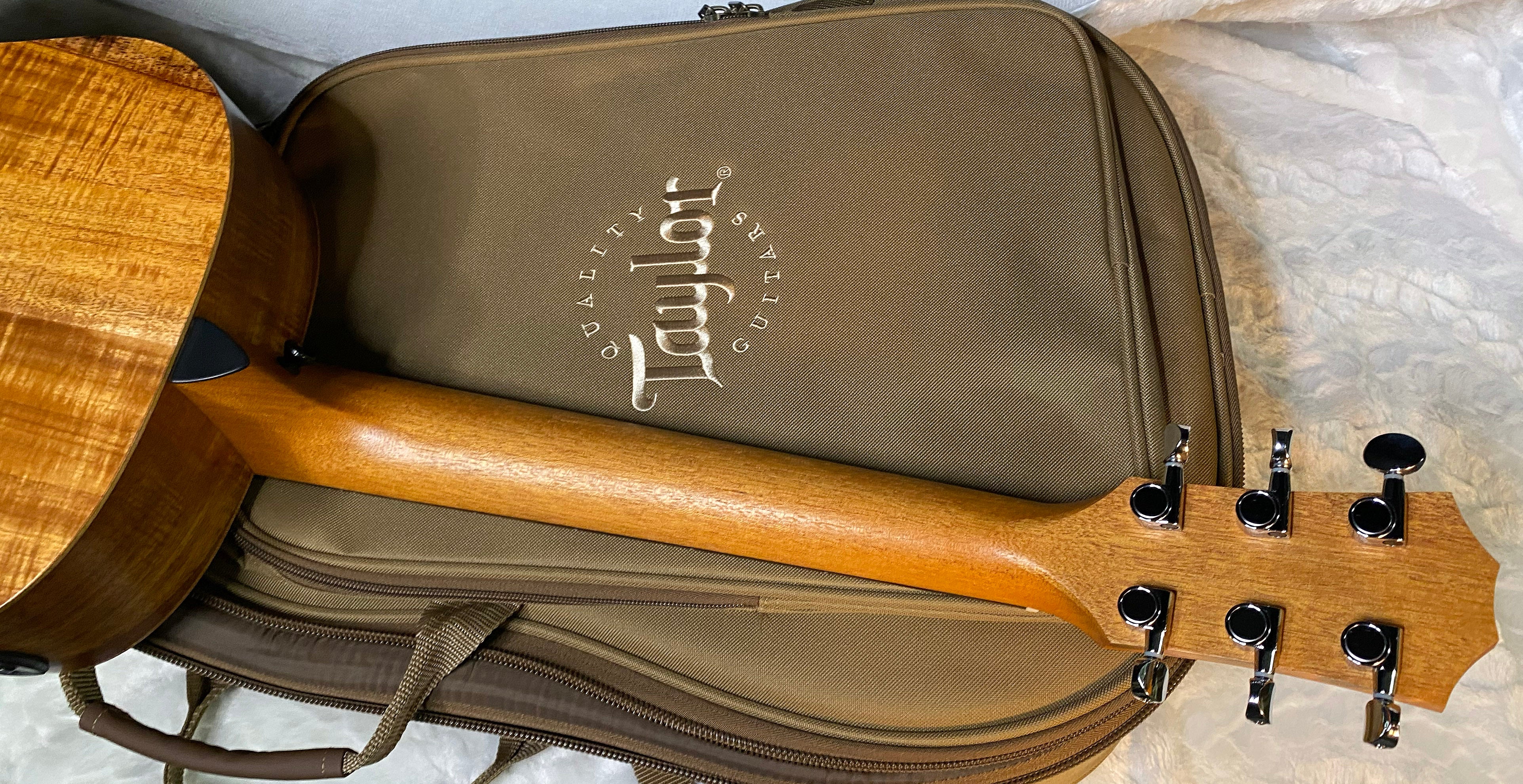 NEW! Taylor GS Mini-e LTD AAA Figured Koa - Natural - Authorized Dealer - Absolutely Beautiful! 3.8lbs - Gig Bag - Authorized Dealer - G06051