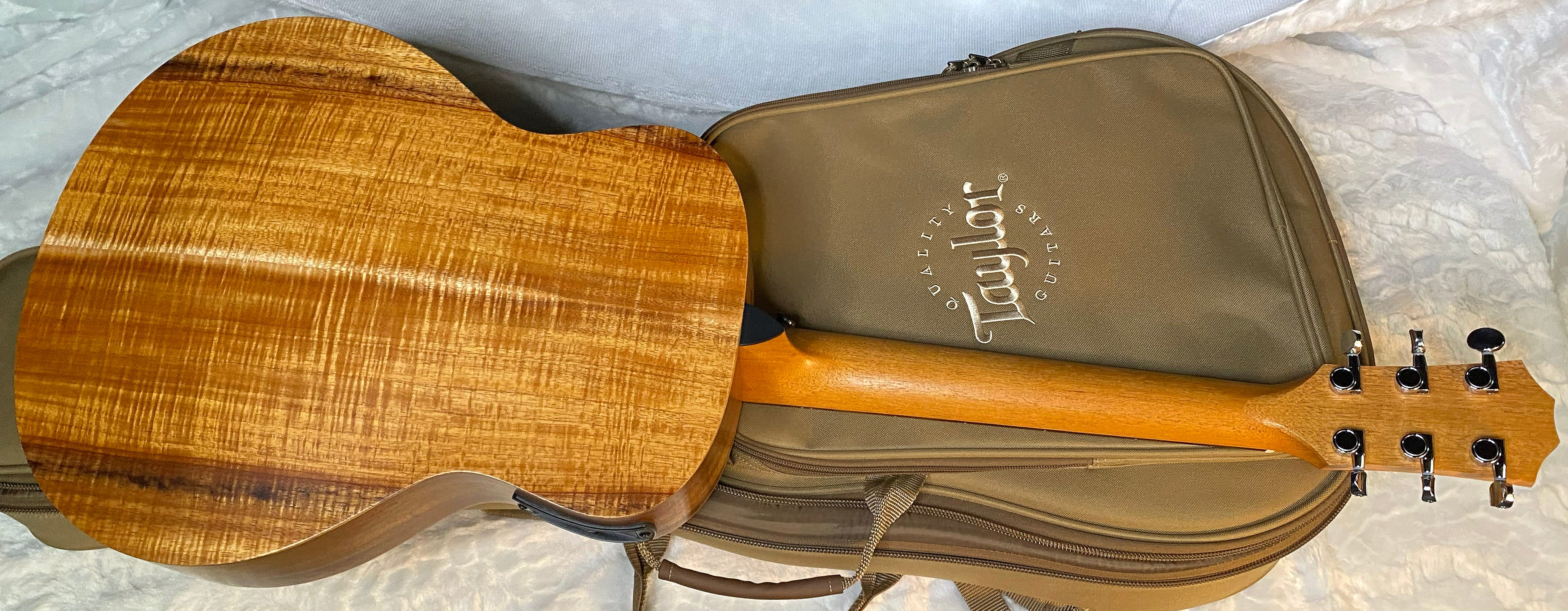 NEW! Taylor GS Mini-e LTD AAA Figured Koa - Natural - Authorized Dealer - Absolutely Beautiful! 3.8lbs - Gig Bag - Authorized Dealer - G06051