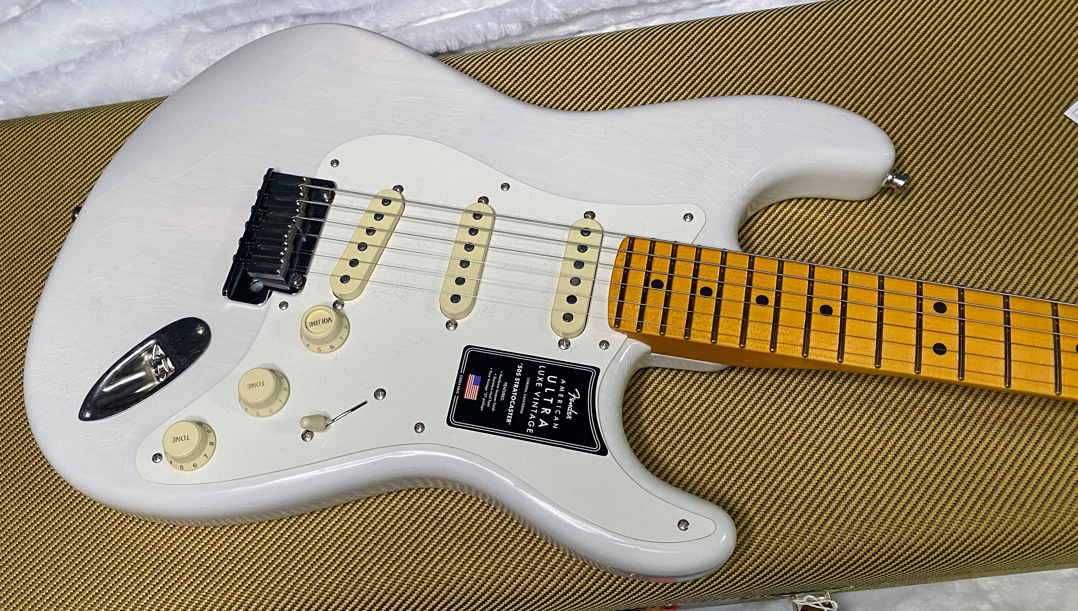NEW ! Fender American Ultra Luxe Vintage '50s Stratocaster - White Blonde - Authorized Dealer - 7.9lbs - G07494