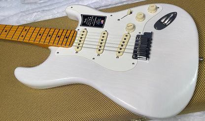 NEW ! Fender American Ultra Luxe Vintage '50s Stratocaster - White Blonde - Authorized Dealer - 7.9lbs - G07494