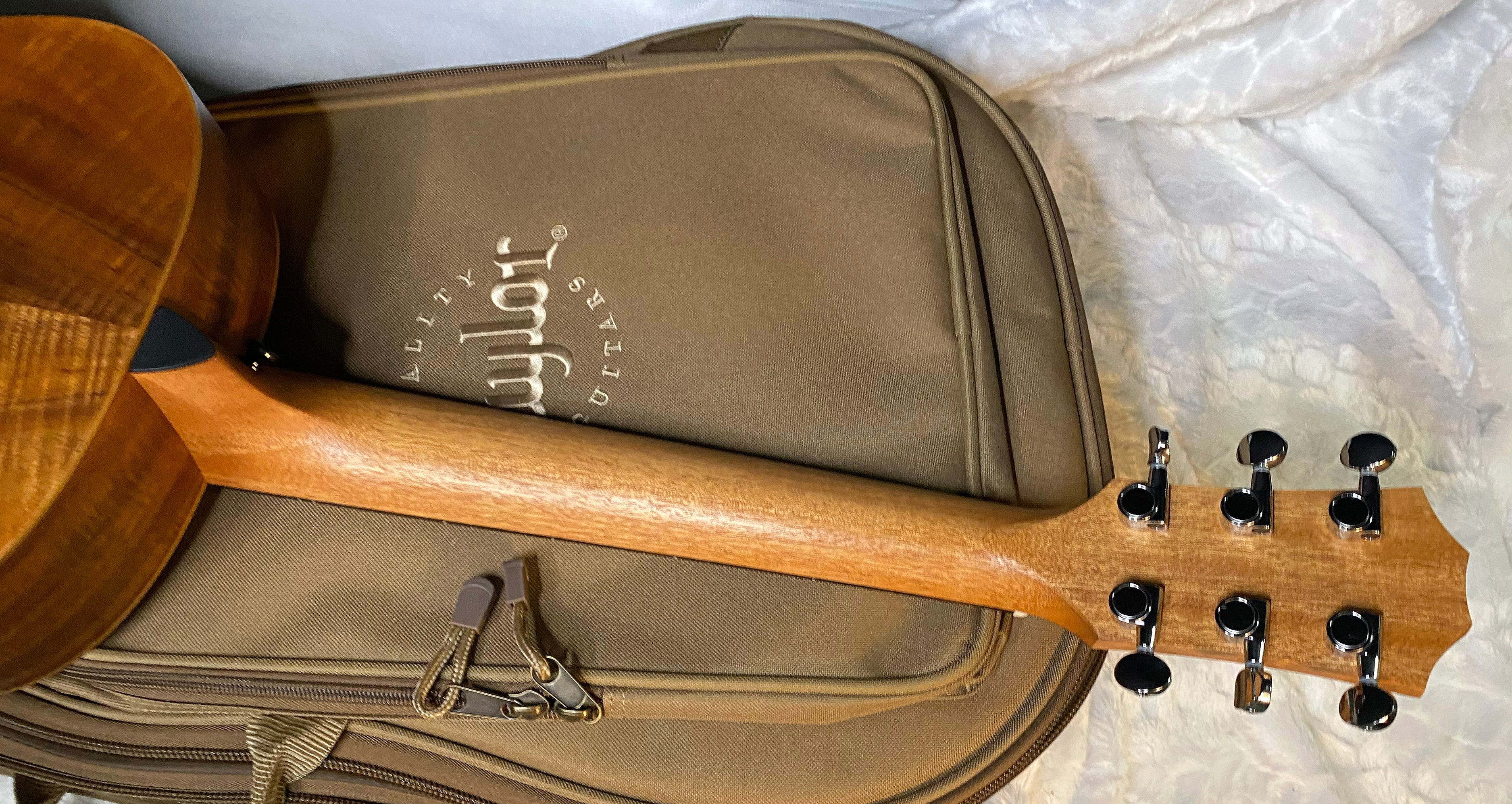 NEW! Taylor GS Mini-e LTD AAA Figured Koa - Natural - Authorized Dealer - Absolutely Beautiful! 3.8lbs - Gig Bag - Authorized Dealer - G06041