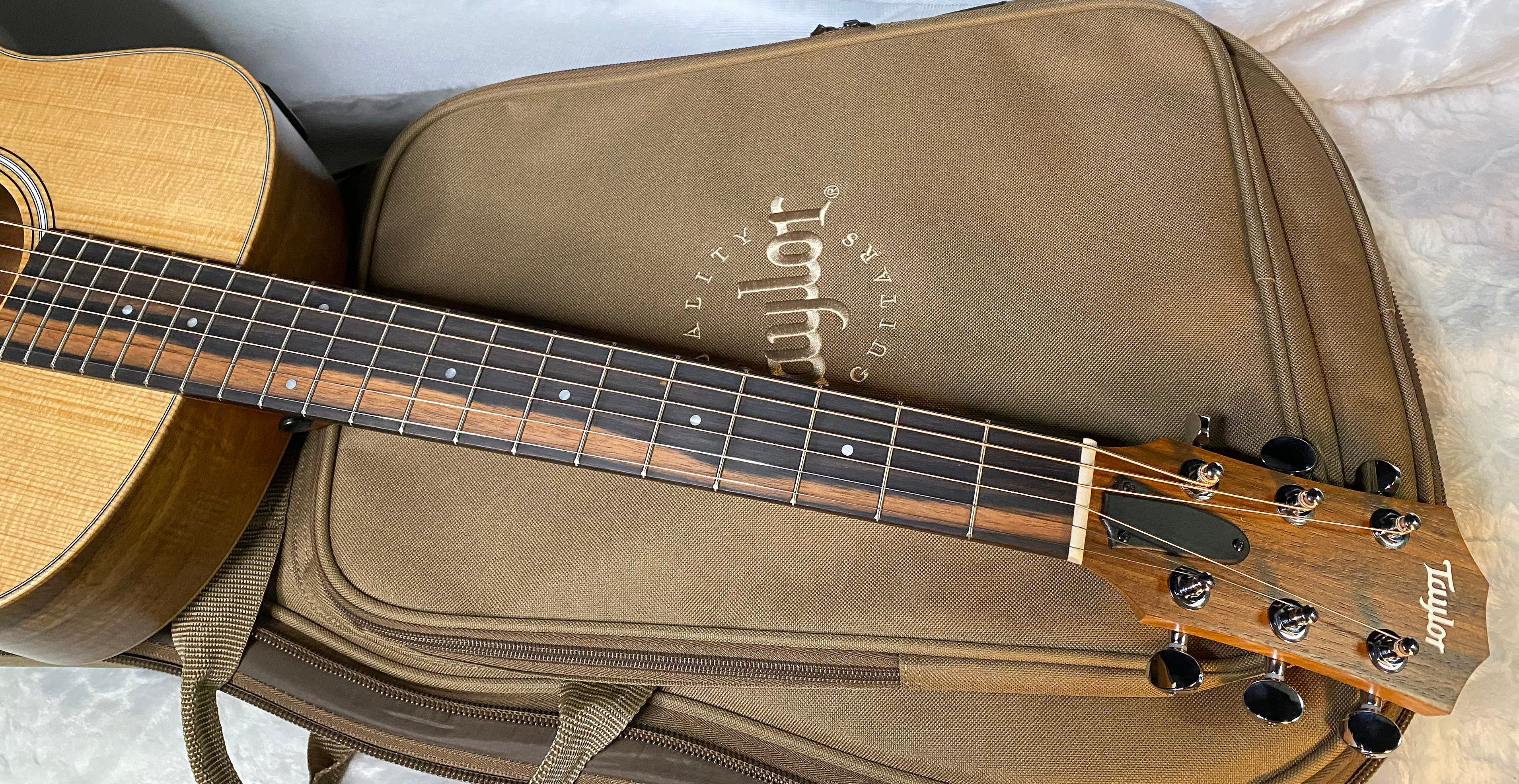 NEW! Taylor GS Mini-e LTD AAA Figured Koa - Natural - Authorized Dealer - Absolutely Beautiful! 3.7lbs - Gig Bag - Authorized Dealer - G06046