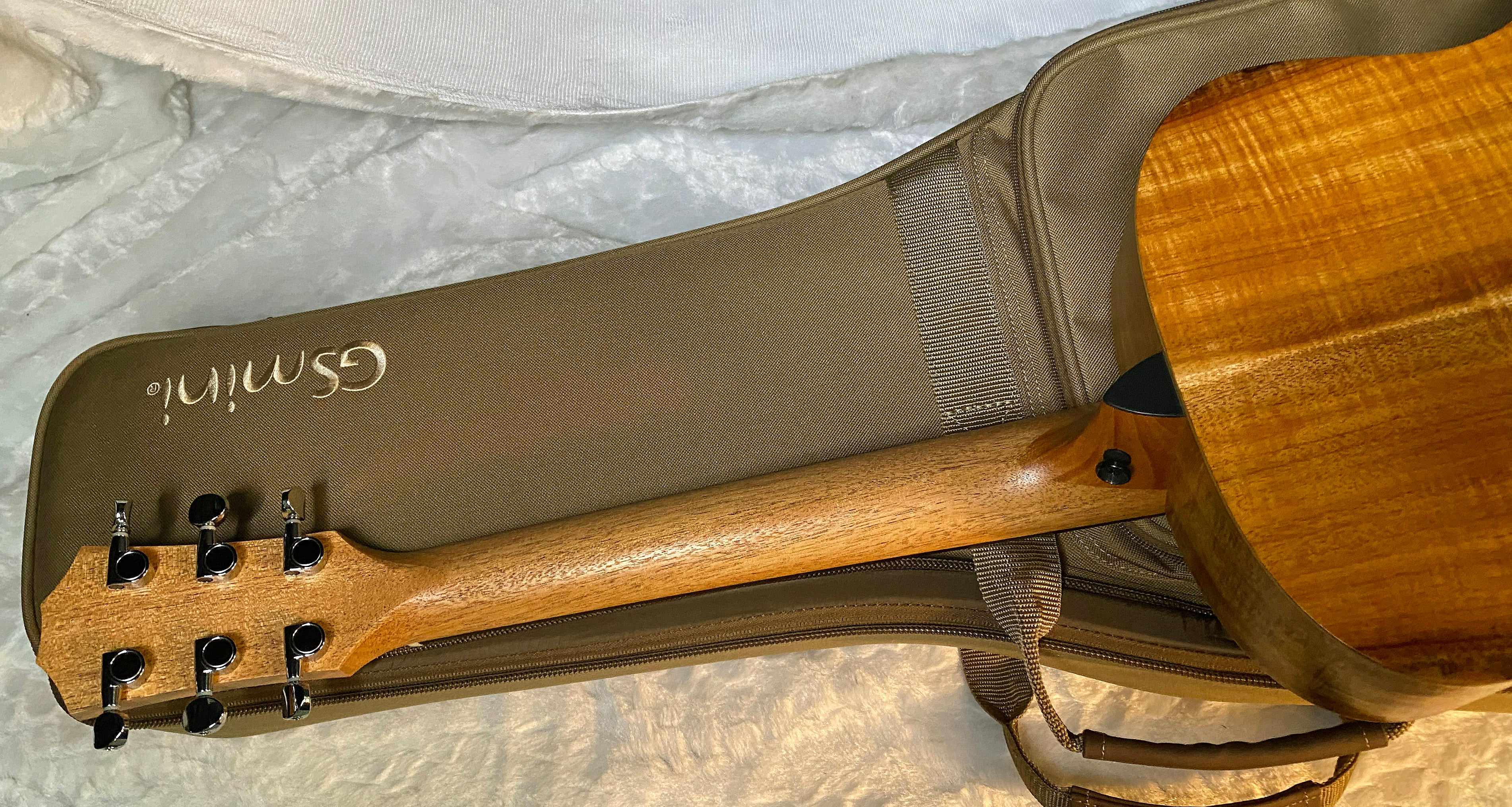 NEW! Taylor GS Mini-e LTD AAA Figured Koa - Natural - Authorized Dealer - Absolutely Beautiful! 3.7lbs - Gig Bag - Authorized Dealer - G06046