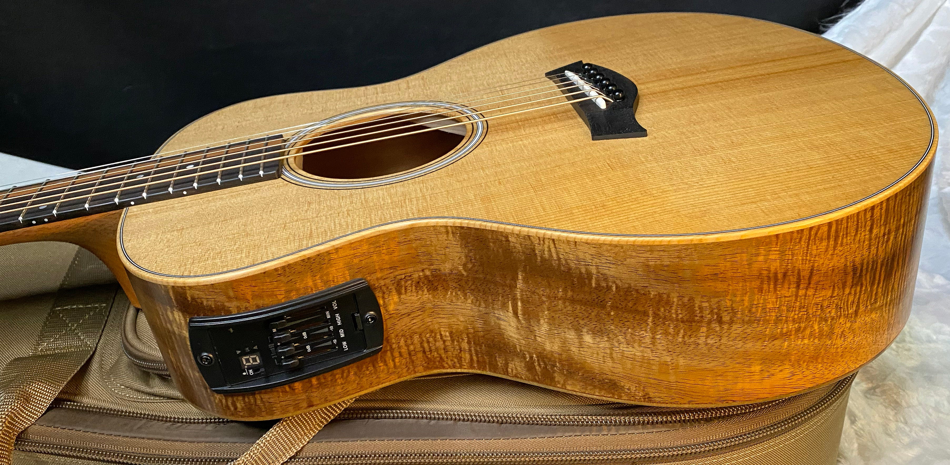 NEW! Taylor GS Mini-e LTD AAA Figured Koa - Natural - Authorized Dealer - Absolutely Beautiful! 3.7lbs - Gig Bag - Authorized Dealer - G06046