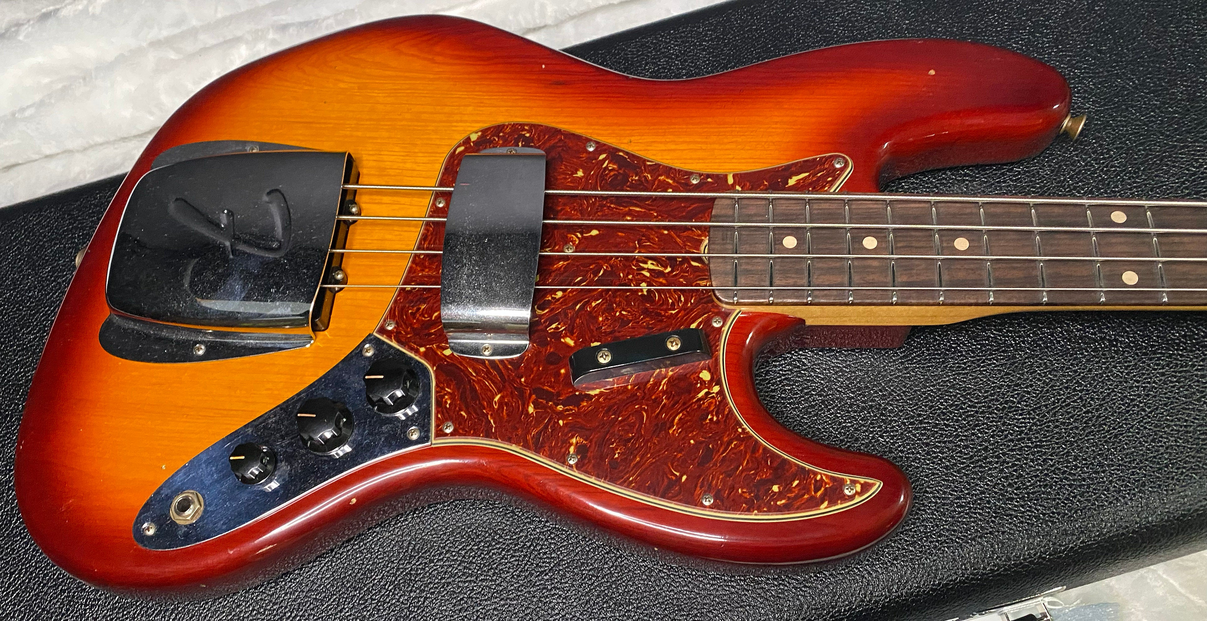 NEW! Fender Custom Shop 64 Jazz Bass Relic - Aged Cherry Sunburst Finish - Ash Body - 9.3 lbs - Authorized Dealer - G07508