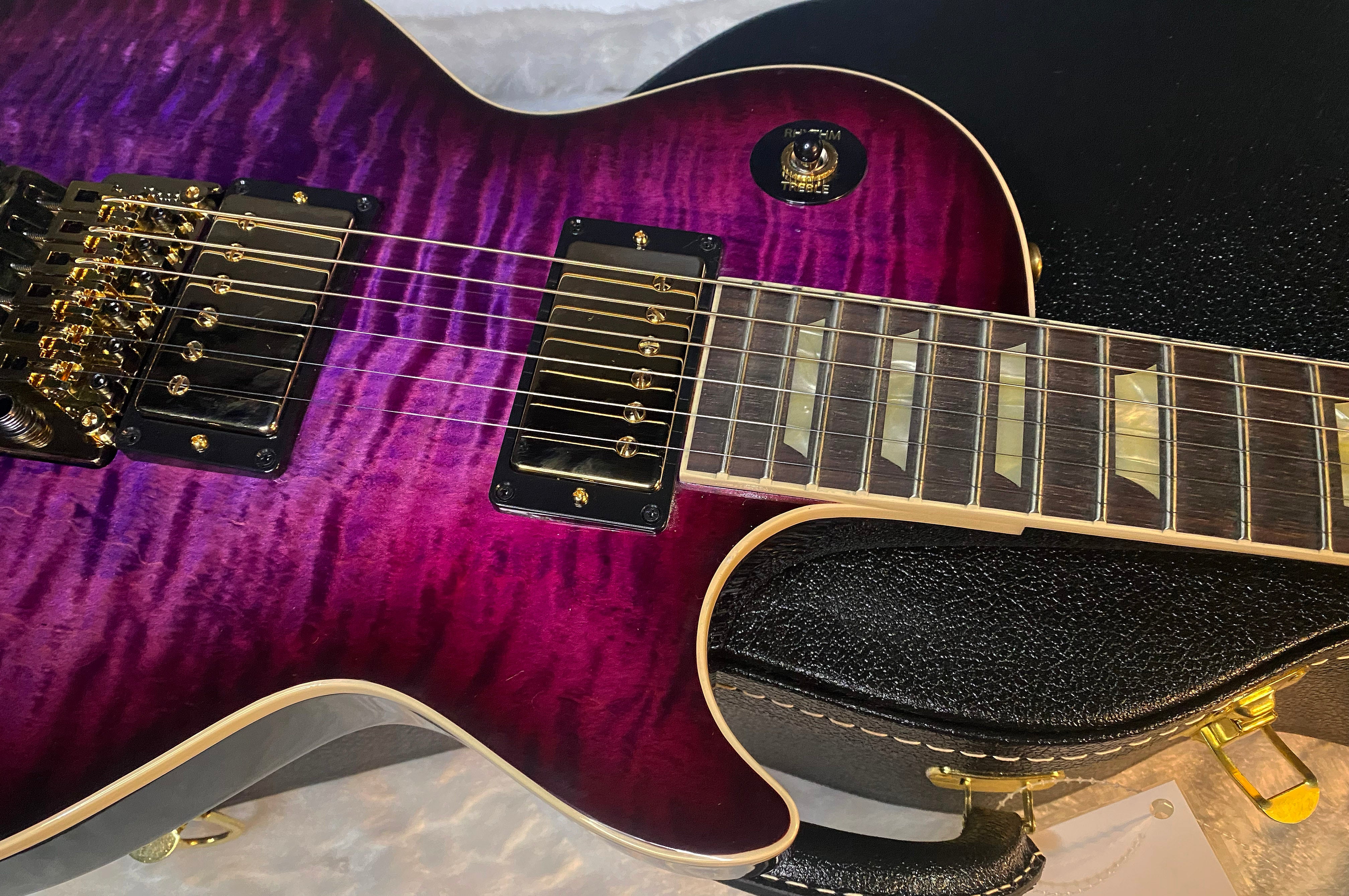 NEW! Gibson Custom Les Paul Axcess Standard Figured Top Floyd Rose Electric Guitar - Greatest Hits II - Authorized Dealer - Tri-Berry Burst - WOW! 8.2lbs - G06055