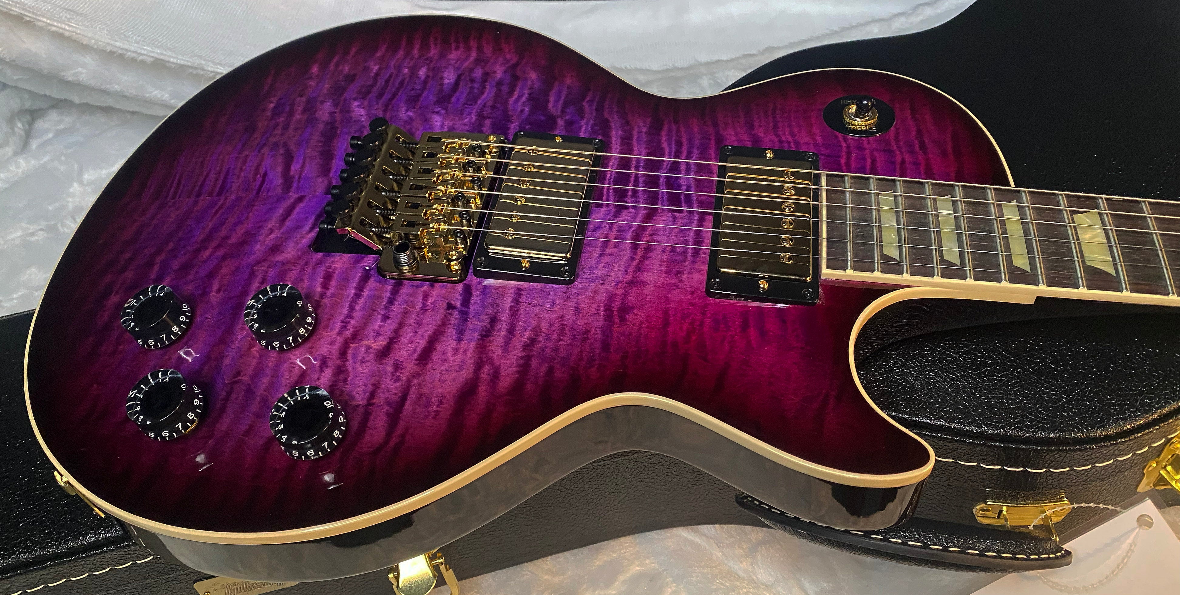 NEW! Gibson Custom Les Paul Axcess Standard Figured Top Floyd Rose Electric Guitar - Greatest Hits II - Authorized Dealer - Tri-Berry Burst - WOW! 8.2lbs - G06055