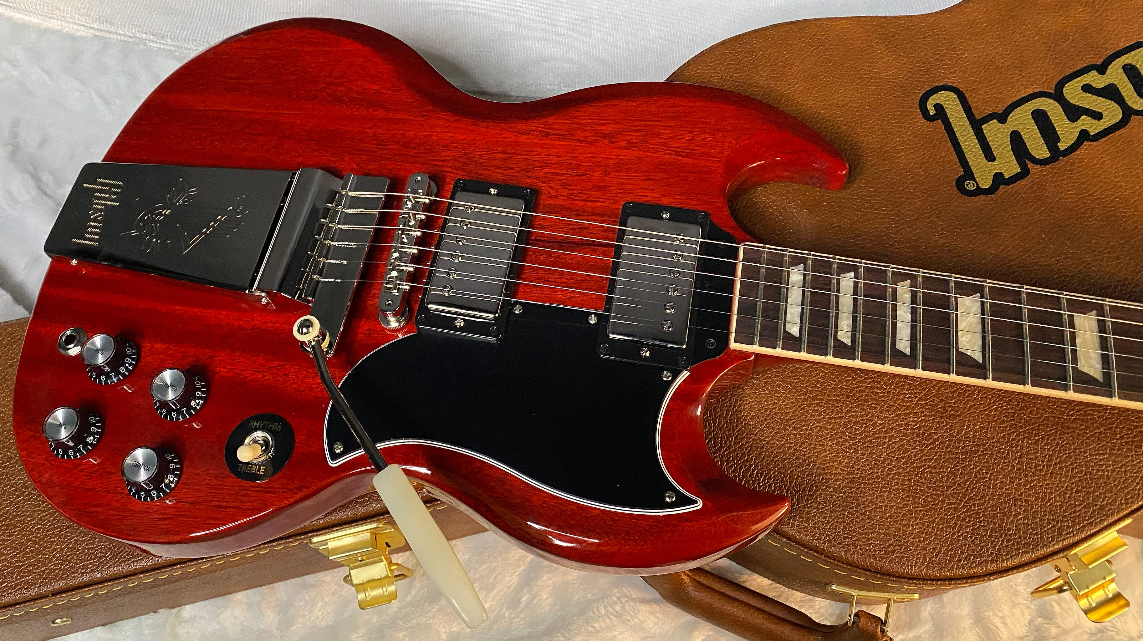 NEW! Gibson SG Standard '61 Maestro Vibrola Vintage Cherry - Only 6.75 lbs - Authorized Dealer! G06086