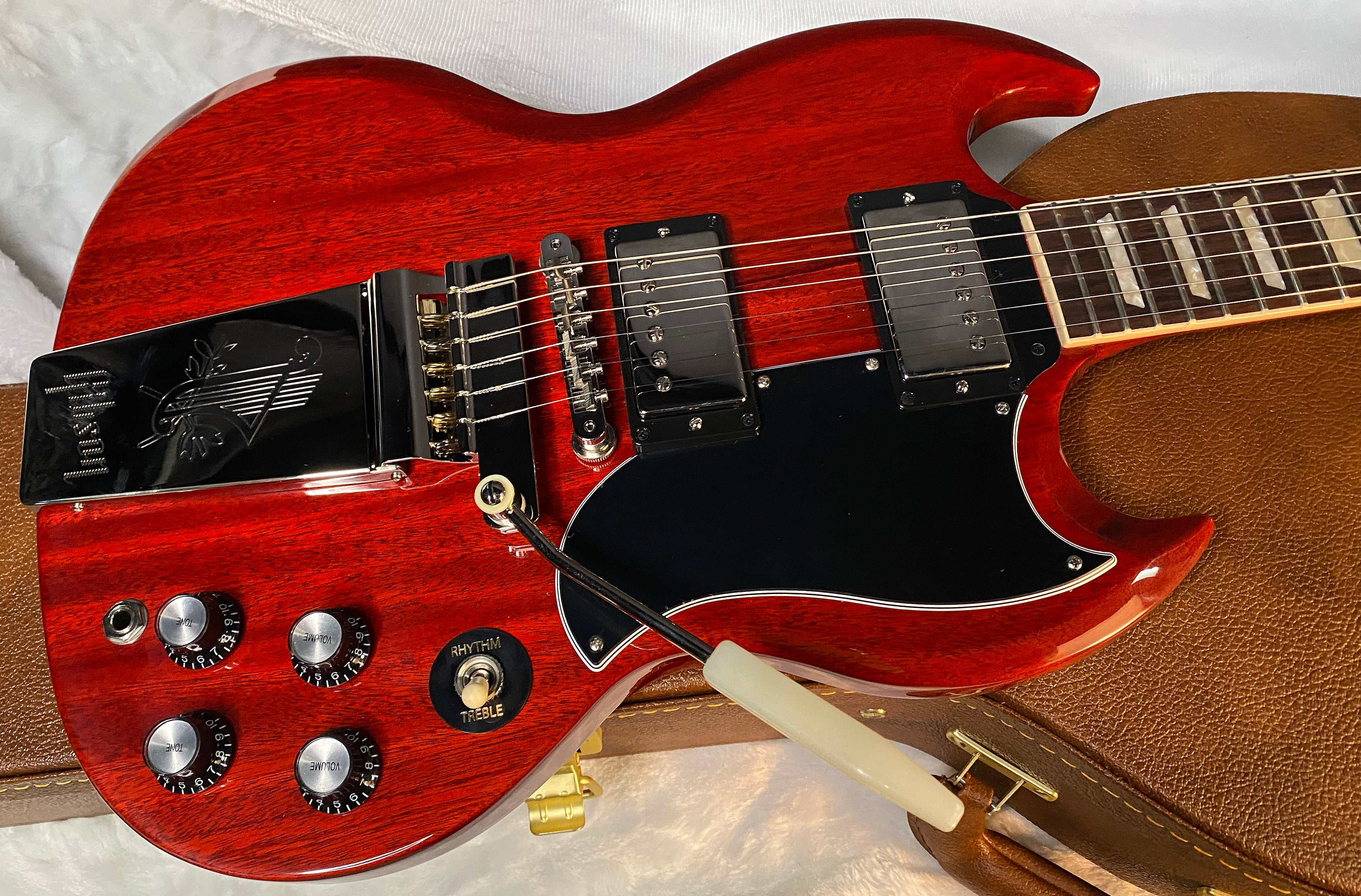 NEW! Gibson SG Standard '61 Maestro Vibrola Vintage Cherry - Only 6.75 lbs - Authorized Dealer! G06086