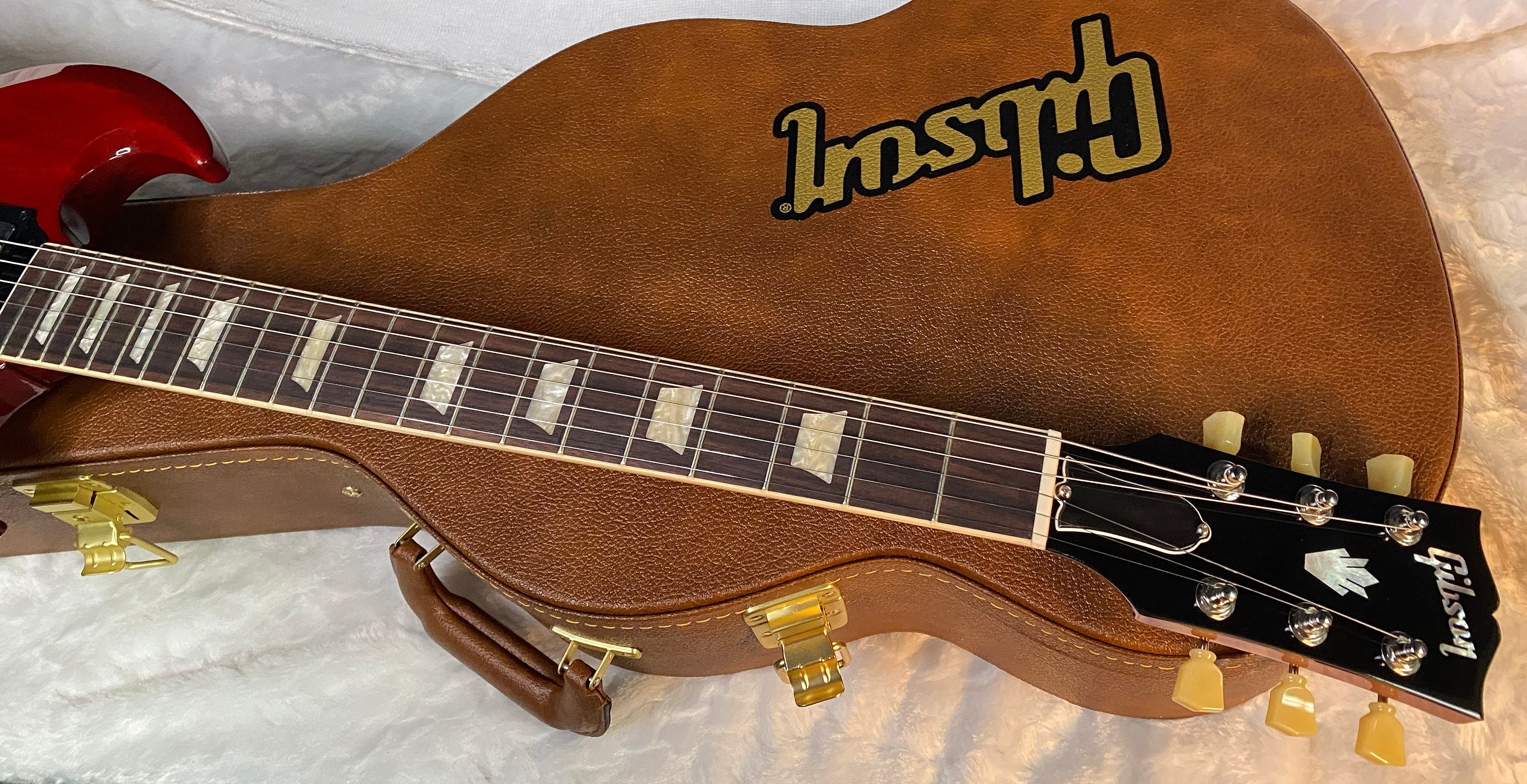 NEW! Gibson SG Standard '61 Maestro Vibrola Vintage Cherry - Only 6.75 lbs - Authorized Dealer! G06086