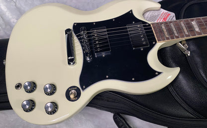 NEW ! Gibson SG Standard - Classic White Finish - Original Gibson Leather Gig Bag - Authorized Dealer - Only 6lbs - G06827