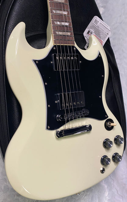 NEW ! Gibson SG Standard - Classic White Finish - Original Gibson Leather Gig Bag - Authorized Dealer - Only 6lbs - G06827