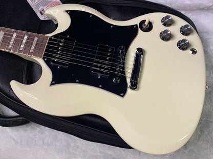NEW ! Gibson SG Standard - Classic White Finish - Original Gibson Leather Gig Bag - Authorized Dealer - Only 6lbs - G06827