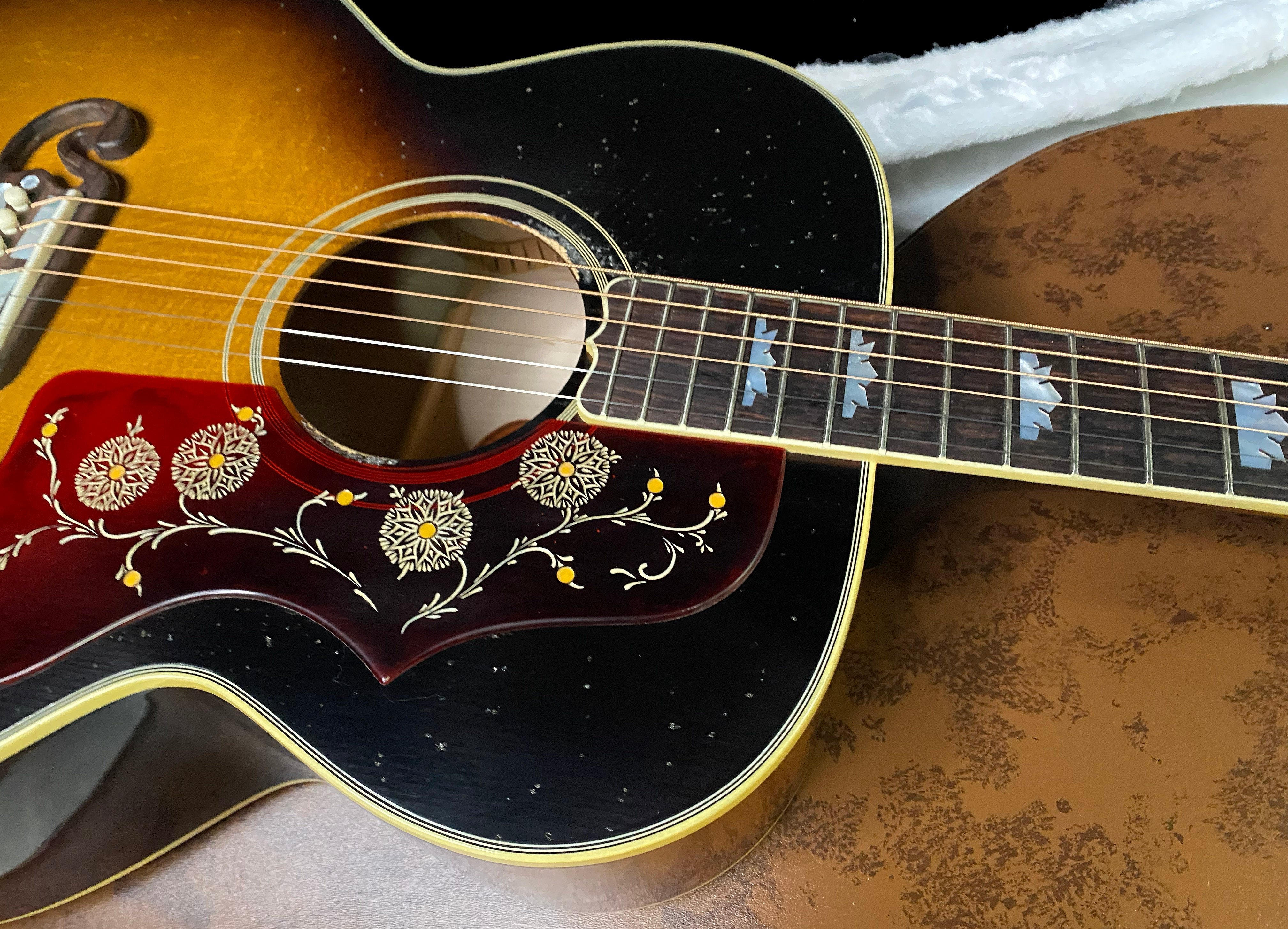 NEW! Gibson Acoustic 1957 SJ-200 Acoustic Guitar Murphy Lab Light Aged - Vintage Sunburst - Custom Shop - Authorized Dealer - 4.5 lbs G06824