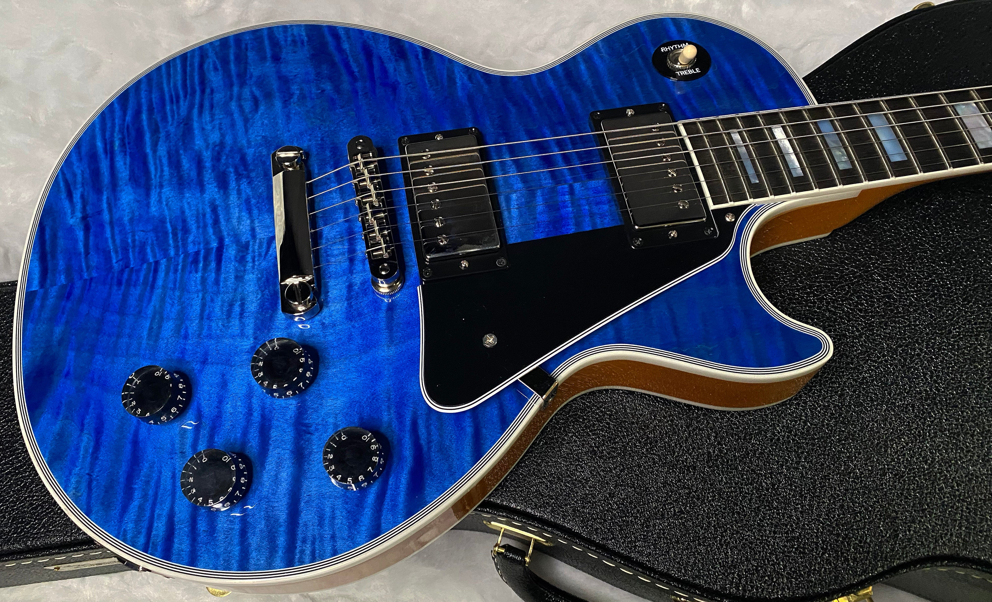 NEW! Gibson Dealer Select Custom Shop Les Paul Custom AAA Figured Flame Top - Transparent Blue / Natural Back - Authorized Dealer - WOW! 8.8 lbs - G06807
