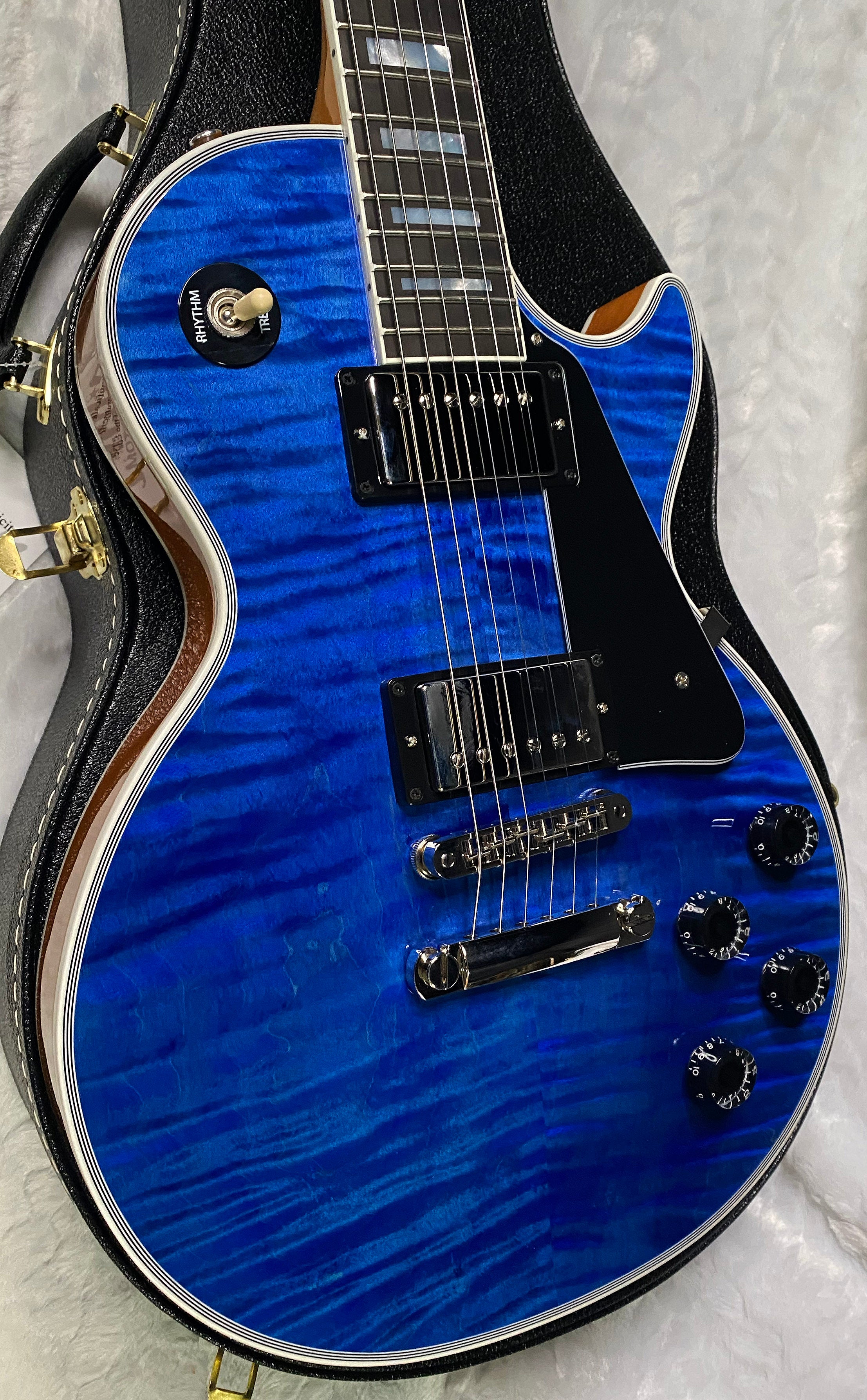 NEW! Gibson Dealer Select Custom Shop Les Paul Custom AAA Figured Flame Top - Transparent Blue / Natural Back - Authorized Dealer - WOW! 8.8 lbs - G06807