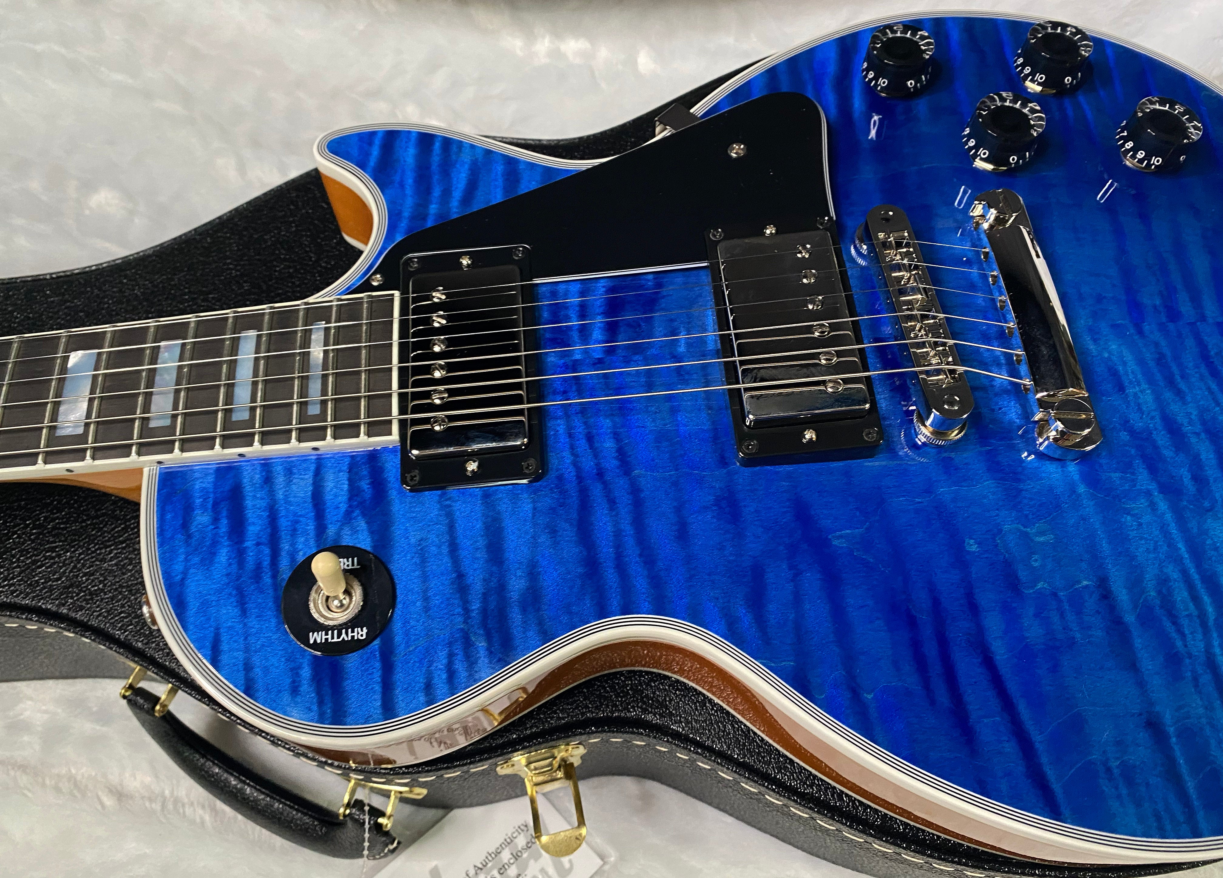 NEW! Gibson Dealer Select Custom Shop Les Paul Custom AAA Figured Flame Top - Transparent Blue / Natural Back - Authorized Dealer - WOW! 8.8 lbs - G06807
