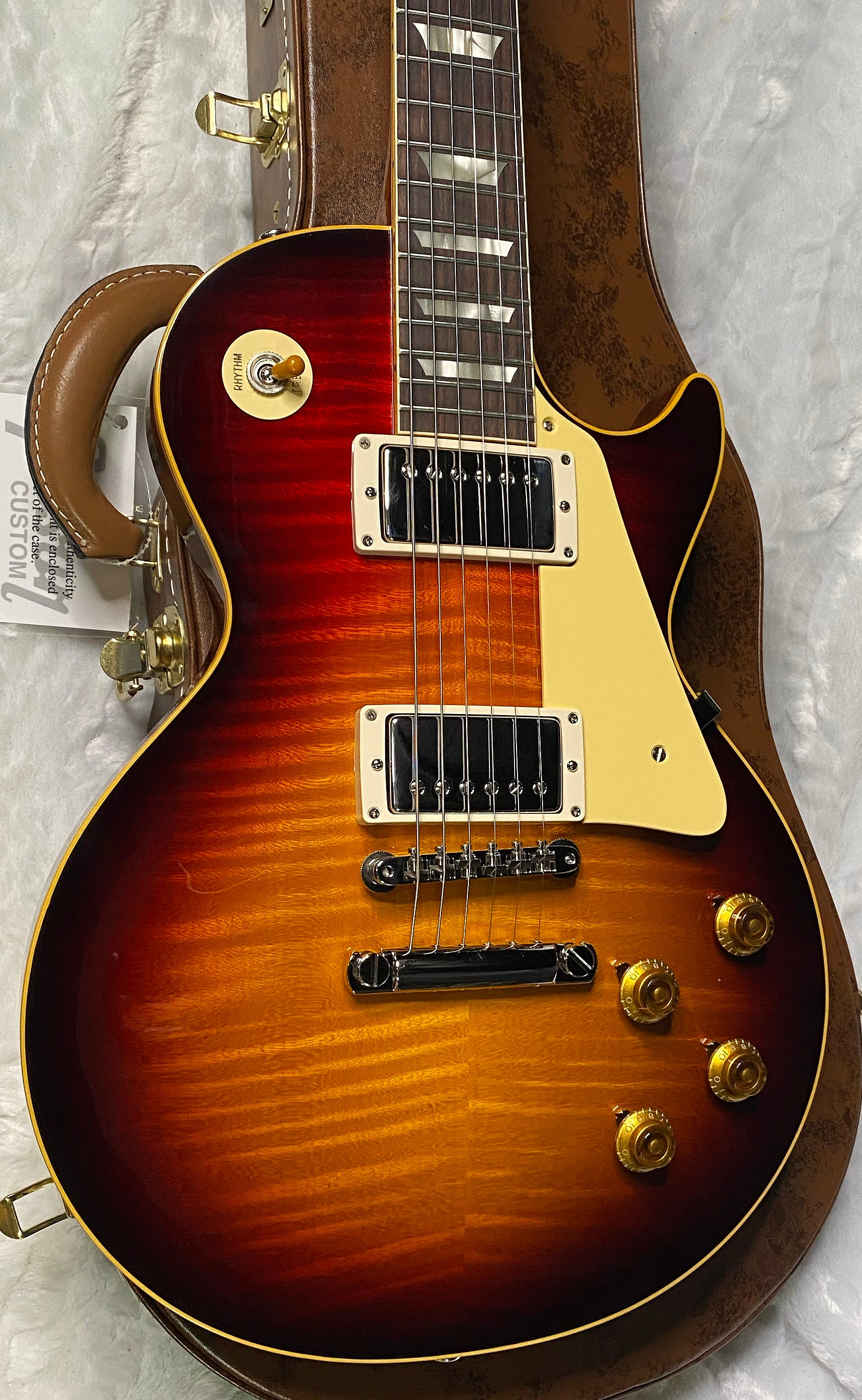 NEW ! Gibson Custom Shop 1959 Les Paul - Tri Burst Gloss Finish - Authorized Dealer - Hand Picked Curly Maple Flame Top - MONSTER TOP - 8.4 lbs - G06820