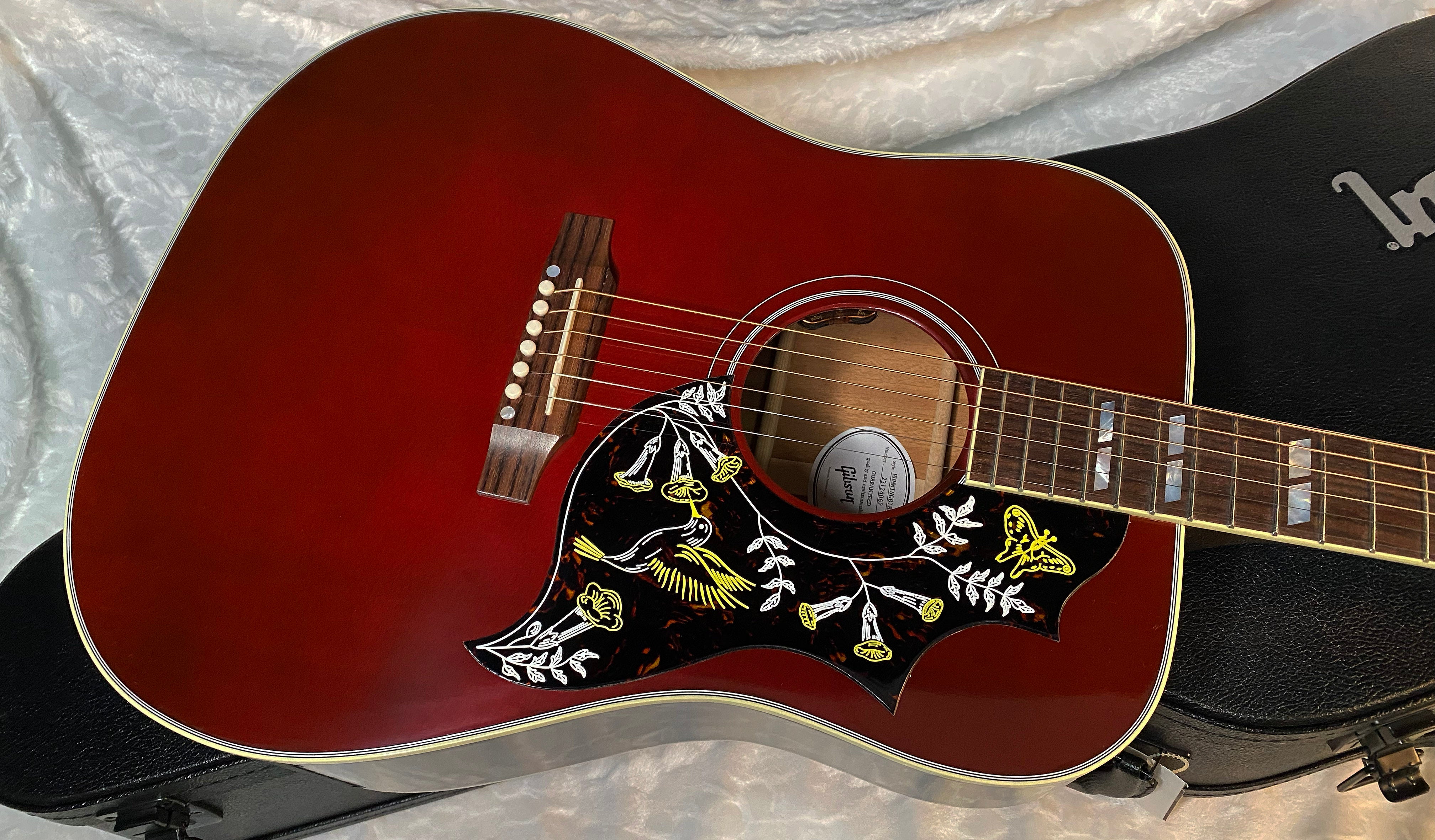 NEW ! 2025 Gibson Acoustic Hummingbird Standard Acoustic-Electric Guitar - Wine Red - 4.65lbs - G04719