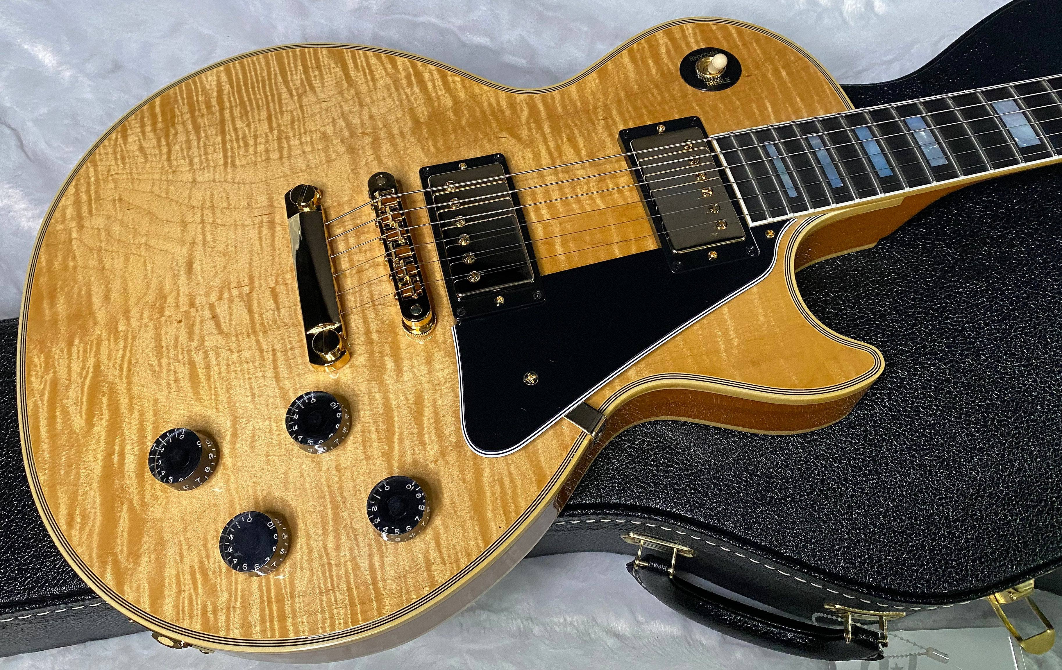 NEW! Gibson Dealer Select Custom Shop Les Paul Custom - Wild AAA Figured Flame Top - Antique Natural - Authorized Dealer - 8.7 lbs - G06799