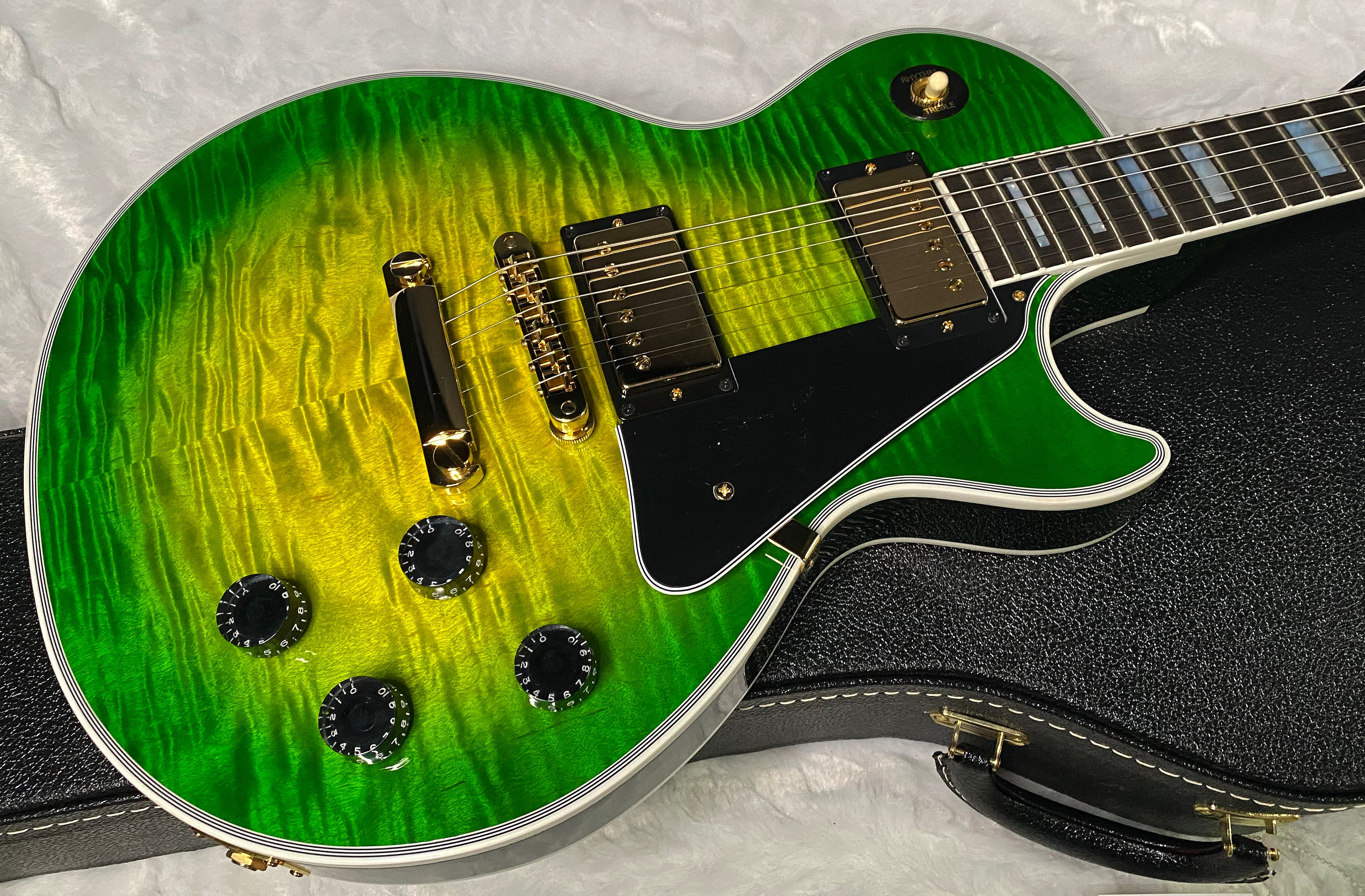 NEW! Gibson Dealer Select Custom Shop Les Paul Custom AAA Figured Top - Iguana Burst - Authorized Dealer - WOW! 9lbs - G06815