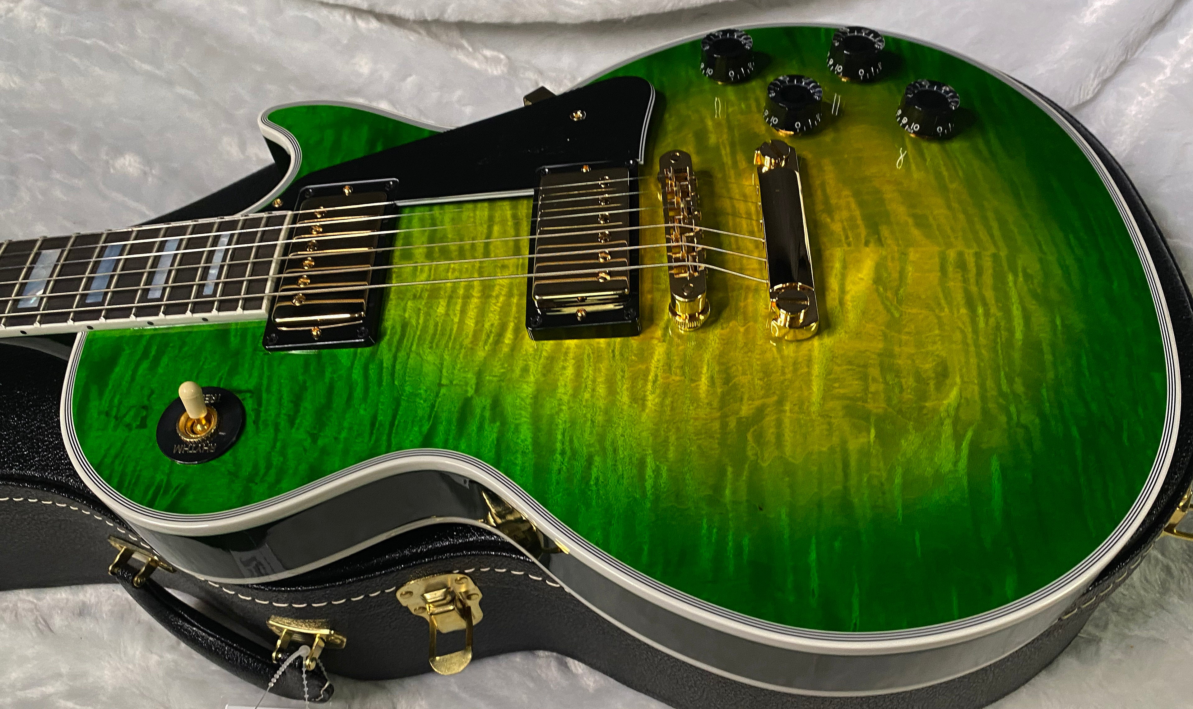 NEW! Gibson Dealer Select Custom Shop Les Paul Custom AAA Figured Top - Iguana Burst - Authorized Dealer - WOW! 9lbs - G06815