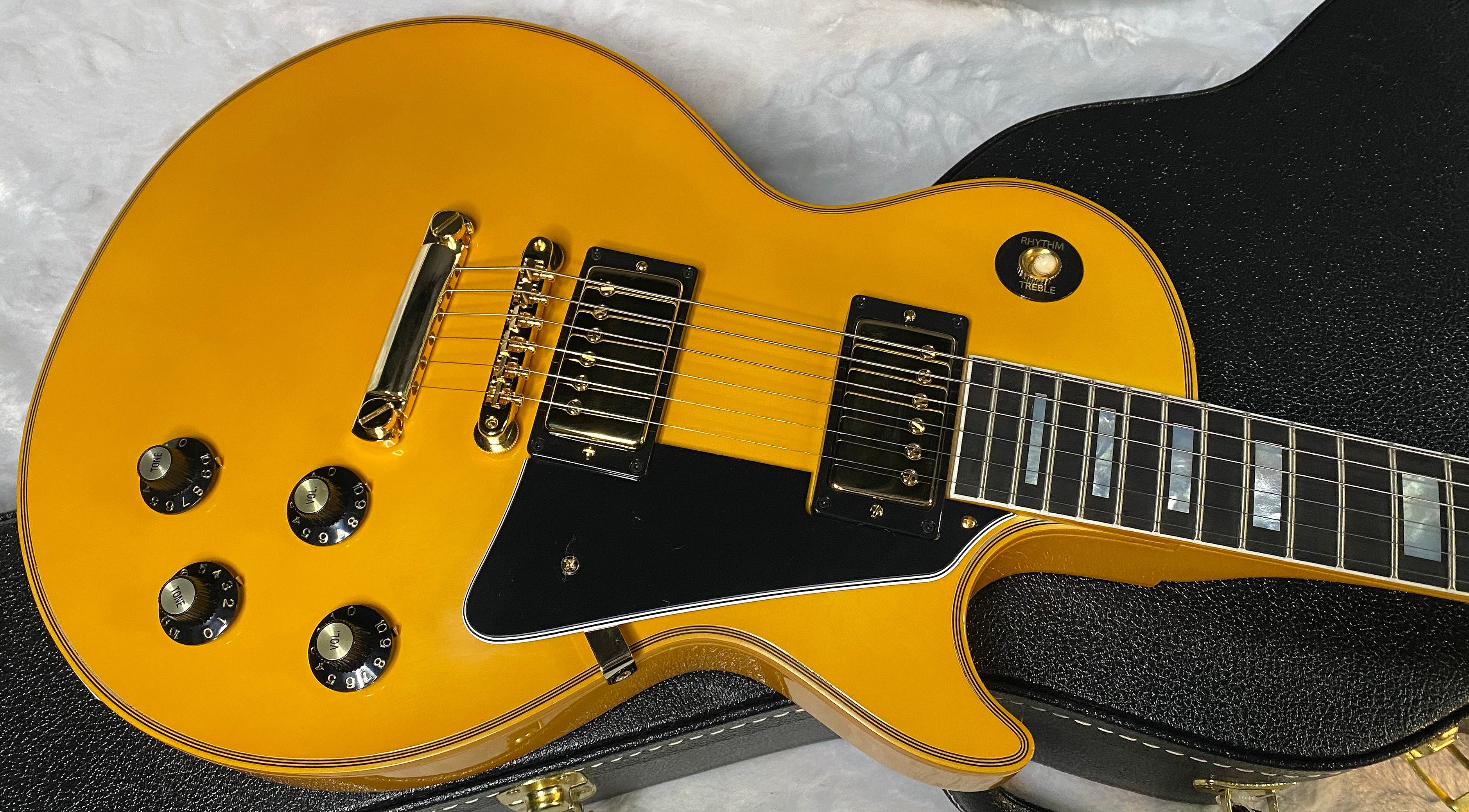 NEW! Gibson Custom Shop '68 Les Paul Custom Reissue Dealer Select One of a Kind - VOS - Heavy Antique White Finish - Authorized Dealer - G06819