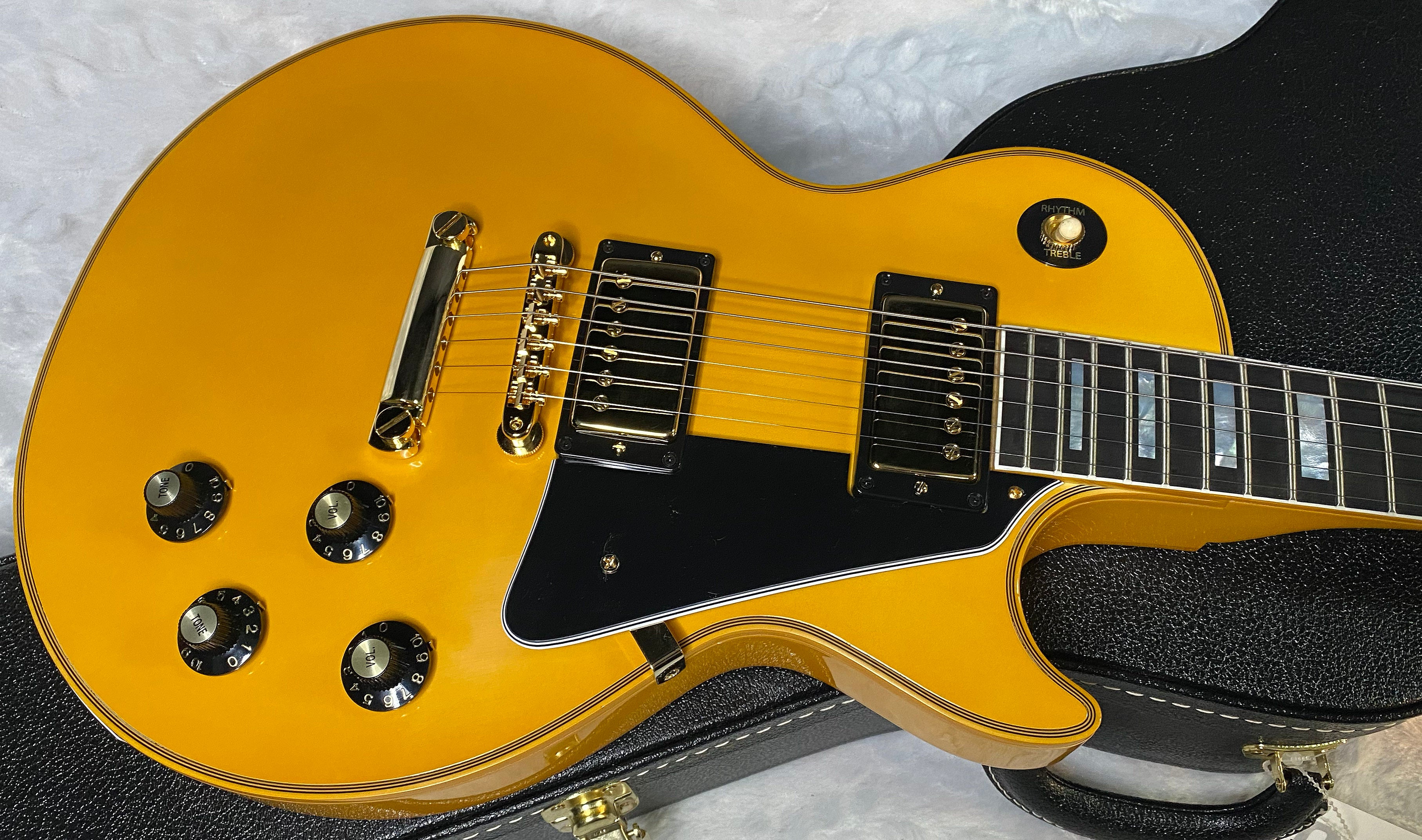 NEW! Gibson Custom Shop '68 Les Paul Custom Reissue Dealer Select One of a Kind - VOS - Heavy Antique White Finish - Authorized Dealer - G06819