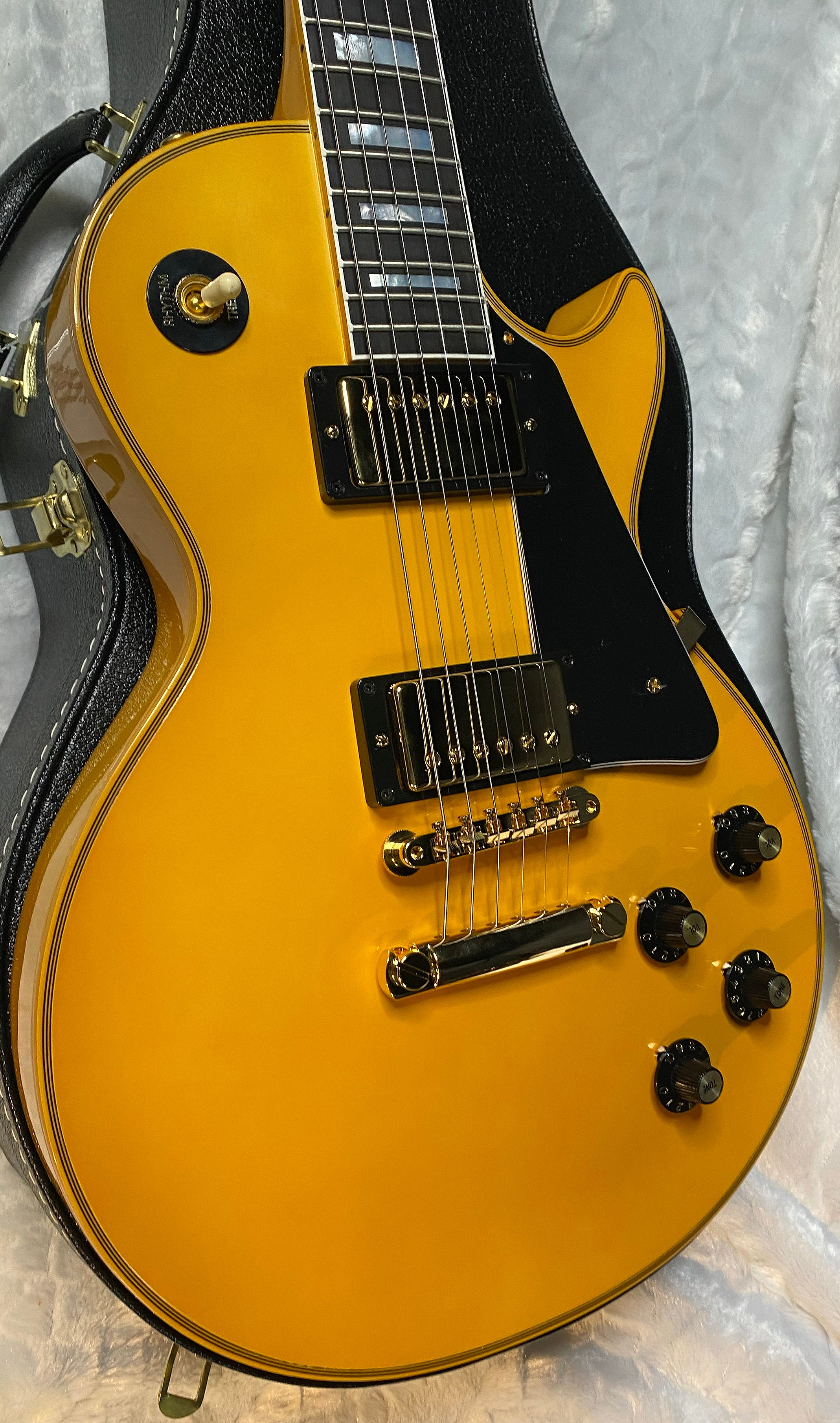 NEW! Gibson Custom Shop '68 Les Paul Custom Reissue Dealer Select One of a Kind - VOS - Heavy Antique White Finish - Authorized Dealer - G06819