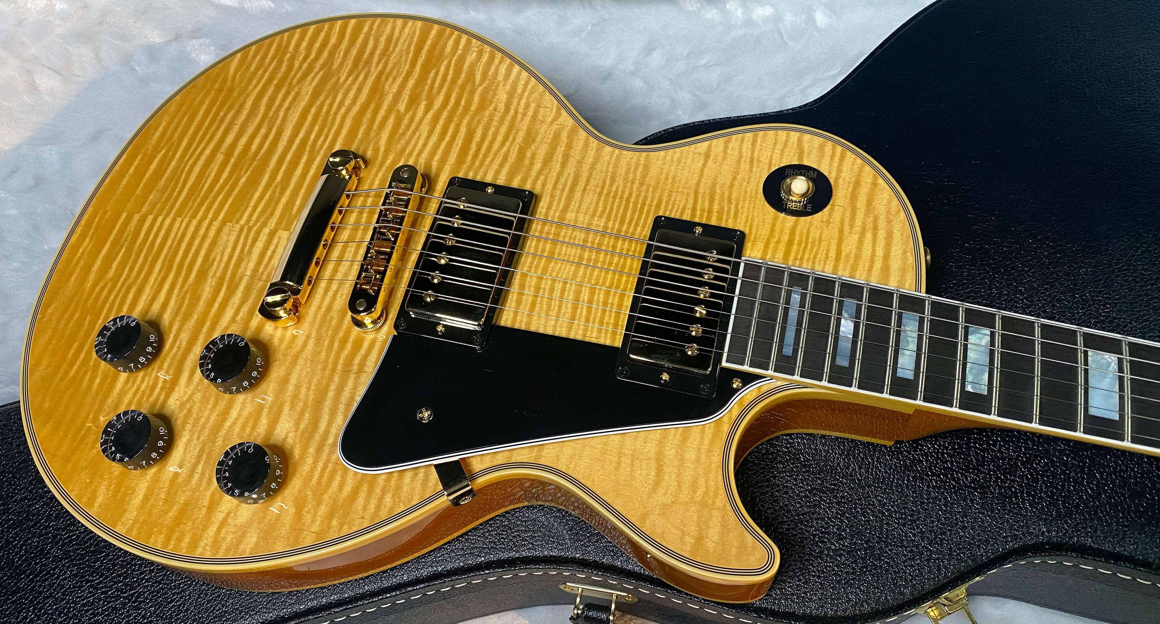 NEW! Gibson Dealer Select Custom Shop Les Paul Custom - Wild AAA Figured Flame Top - Antique Natural - Authorized Dealer - 8.6 lbs - G06813