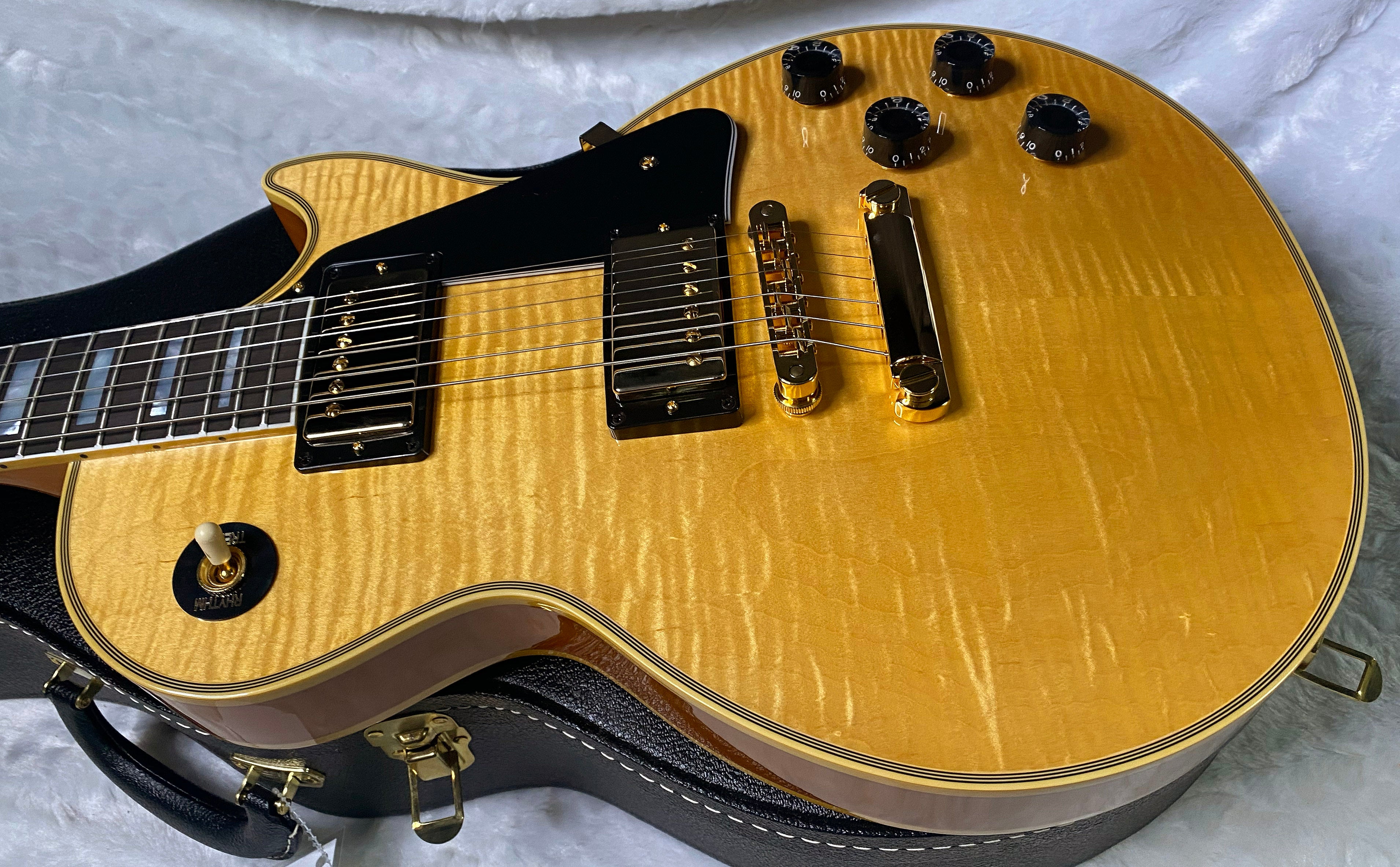 NEW! Gibson Dealer Select Custom Shop Les Paul Custom - Wild AAA Figured Flame Top - Antique Natural - Authorized Dealer - 8.6 lbs - G06813