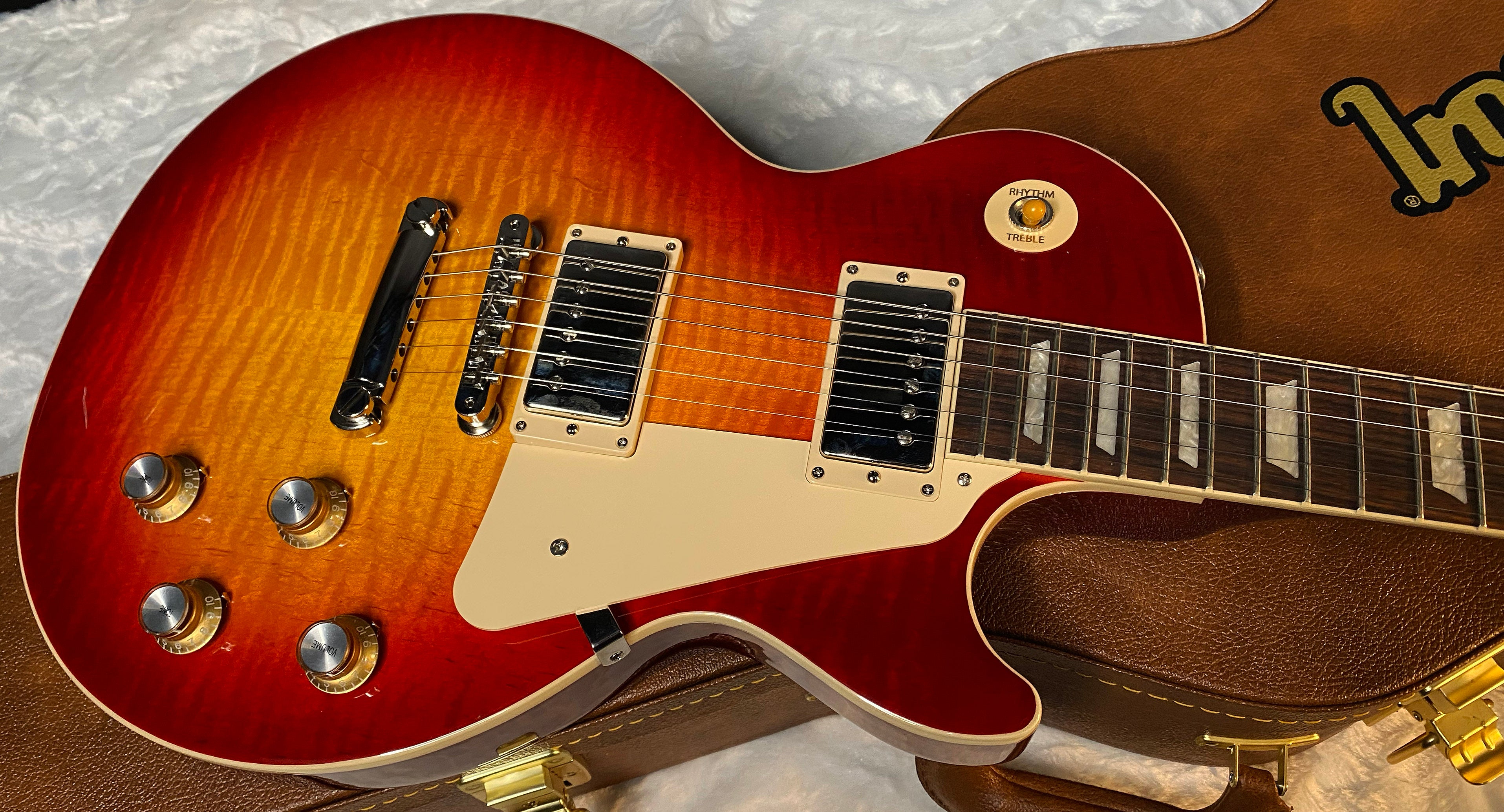 NEW! Gibson Les Paul 60&#39;s Standard - Dark Cherry Sunburst - Limited Edition - Authorized Dealer - AAA Flame Maple Top - 9 lbs - G06135