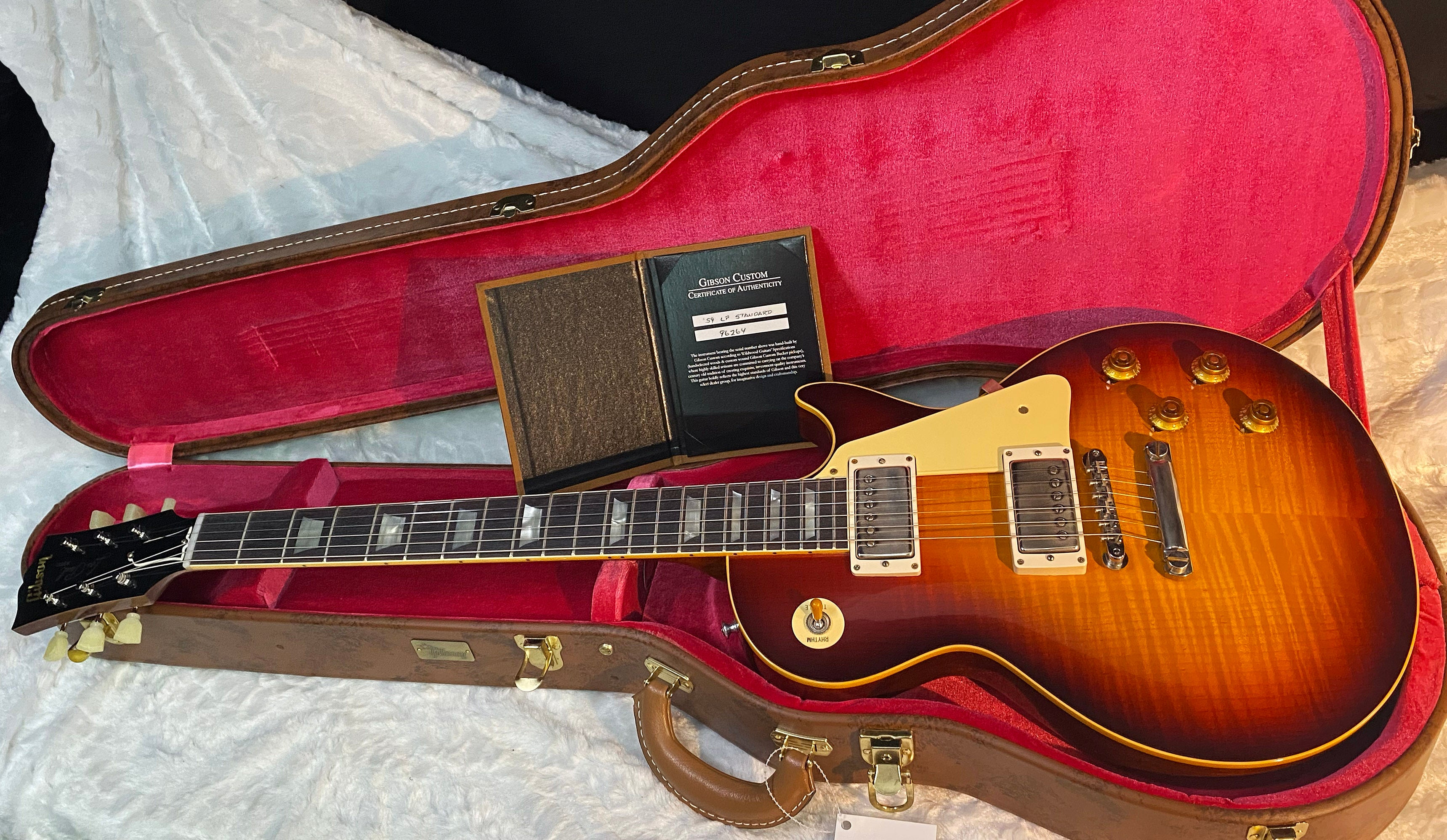 NEW ! Gibson Custom Shop 1959 Les Paul - Tri Burst VOS Finish - Authorized Dealer - Hand Picked Curly Maple Flame Top - MONSTER TOP - 8.2 lbs - G06801