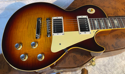 NEW ! Gibson Custom Shop 1960 Les Paul - Tri Burst Gloss Finish - Authorized Dealer - Hand Picked Curly Maple Flame Top - 8.65 lbs - G06818