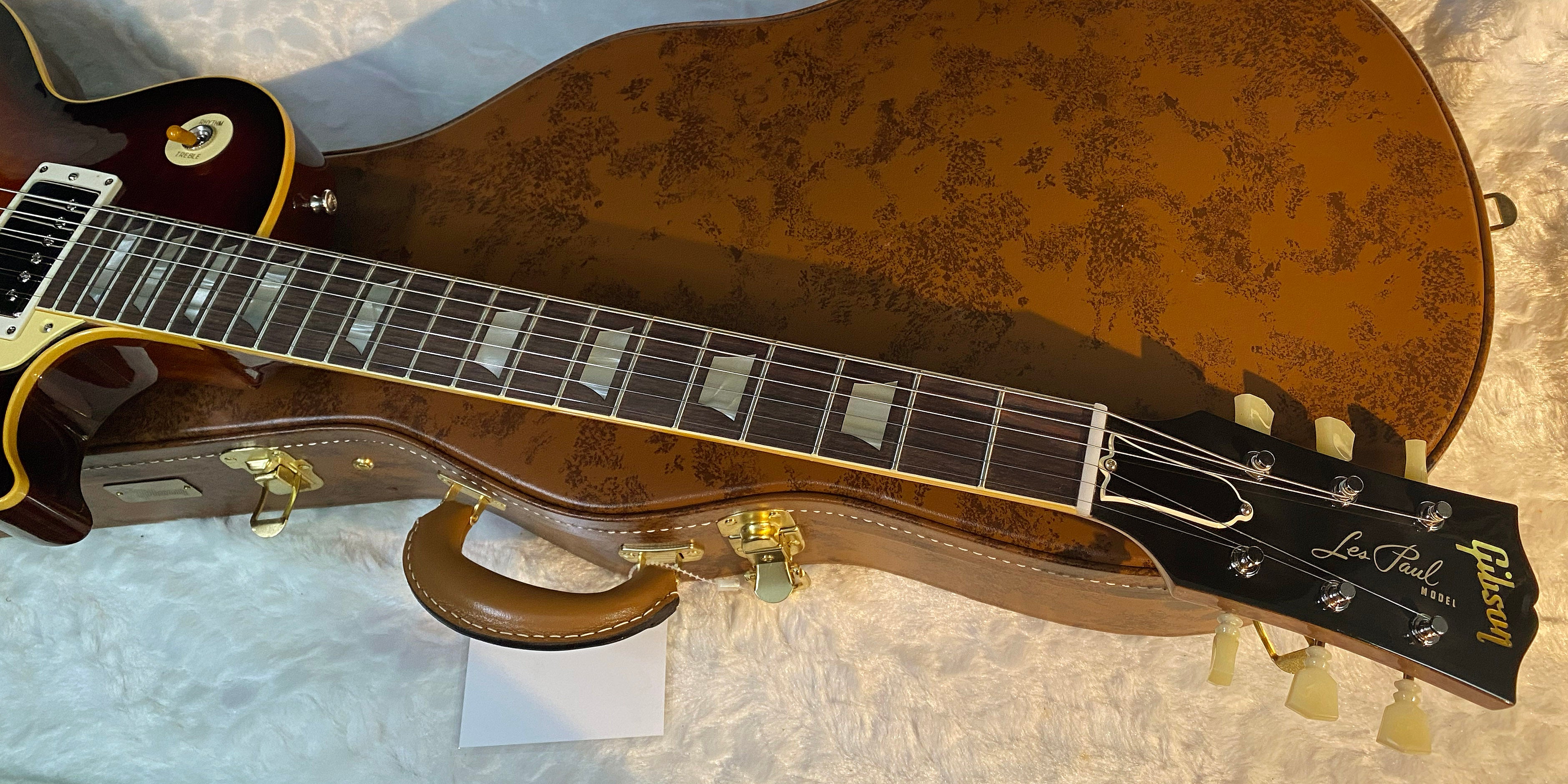 NEW ! Gibson Custom Shop 1960 Les Paul - Tri Burst Gloss Finish - Authorized Dealer - Hand Picked Curly Maple Flame Top - 8.65 lbs - G06818