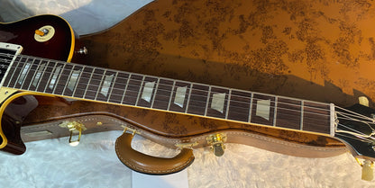 NEW ! Gibson Custom Shop 1960 Les Paul - Tri Burst Gloss Finish - Authorized Dealer - Hand Picked Curly Maple Flame Top - 8.65 lbs - G06818