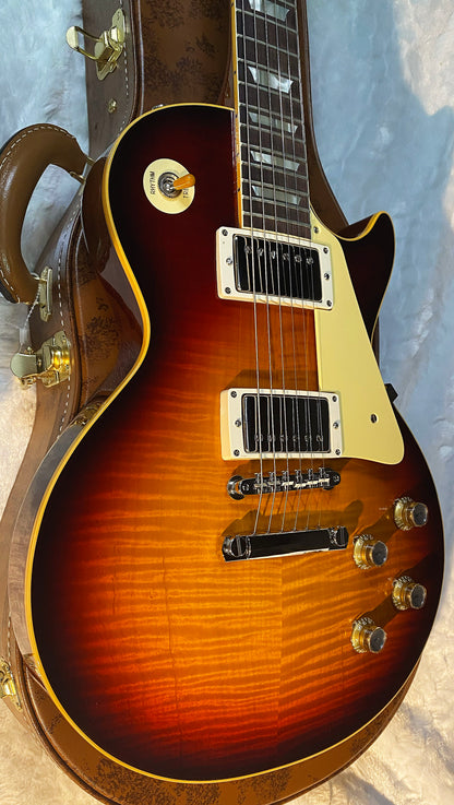 NEW ! Gibson Custom Shop 1960 Les Paul - Tri Burst Gloss Finish - Authorized Dealer - Hand Picked Curly Maple Flame Top - 8.65 lbs - G06818