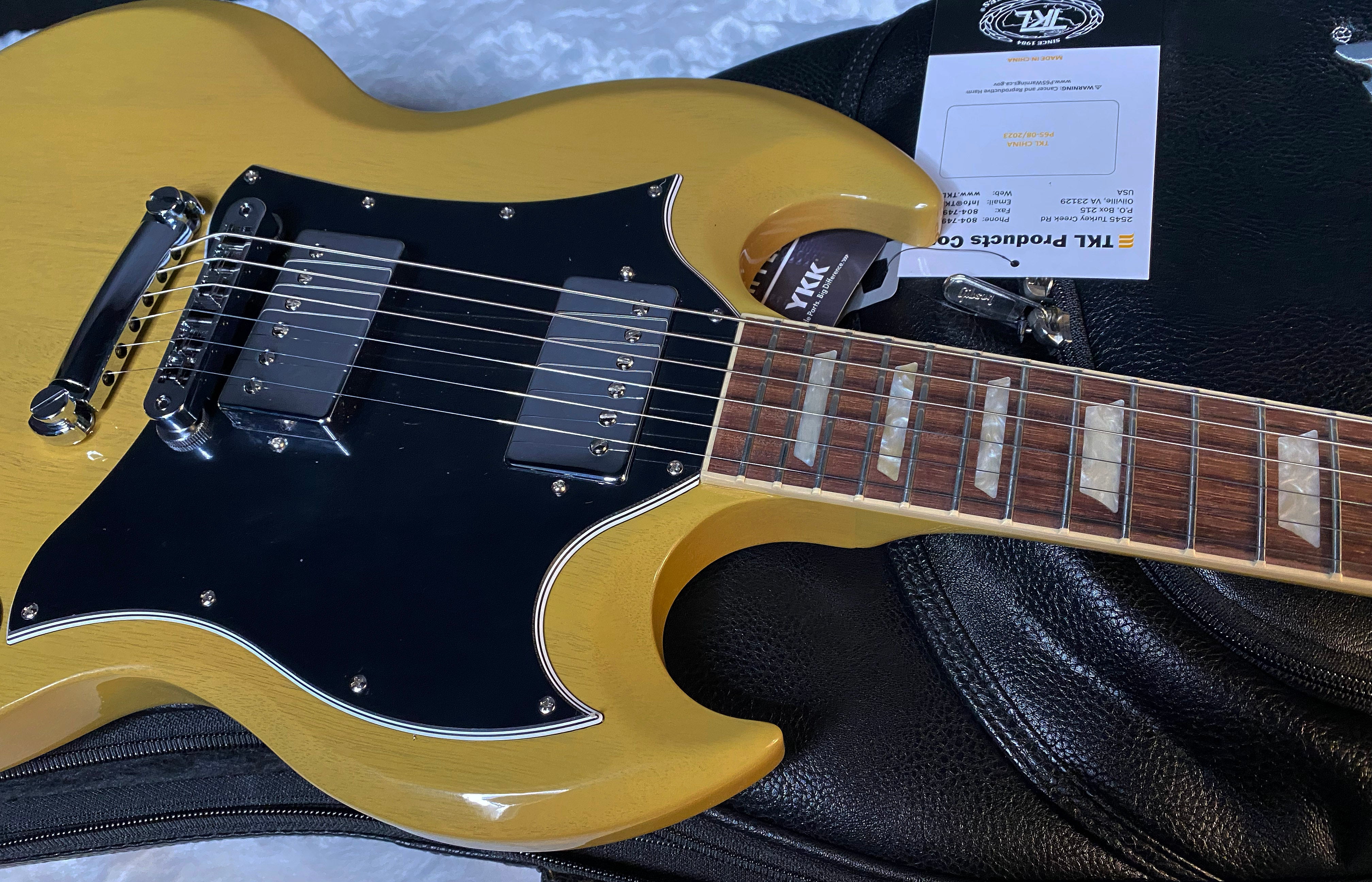 NEW ! Gibson SG Standard TV Yellow Finish - Original Gibson Leather Gig Bag - Authorized Dealer - Only 6.45 lbs - G06087