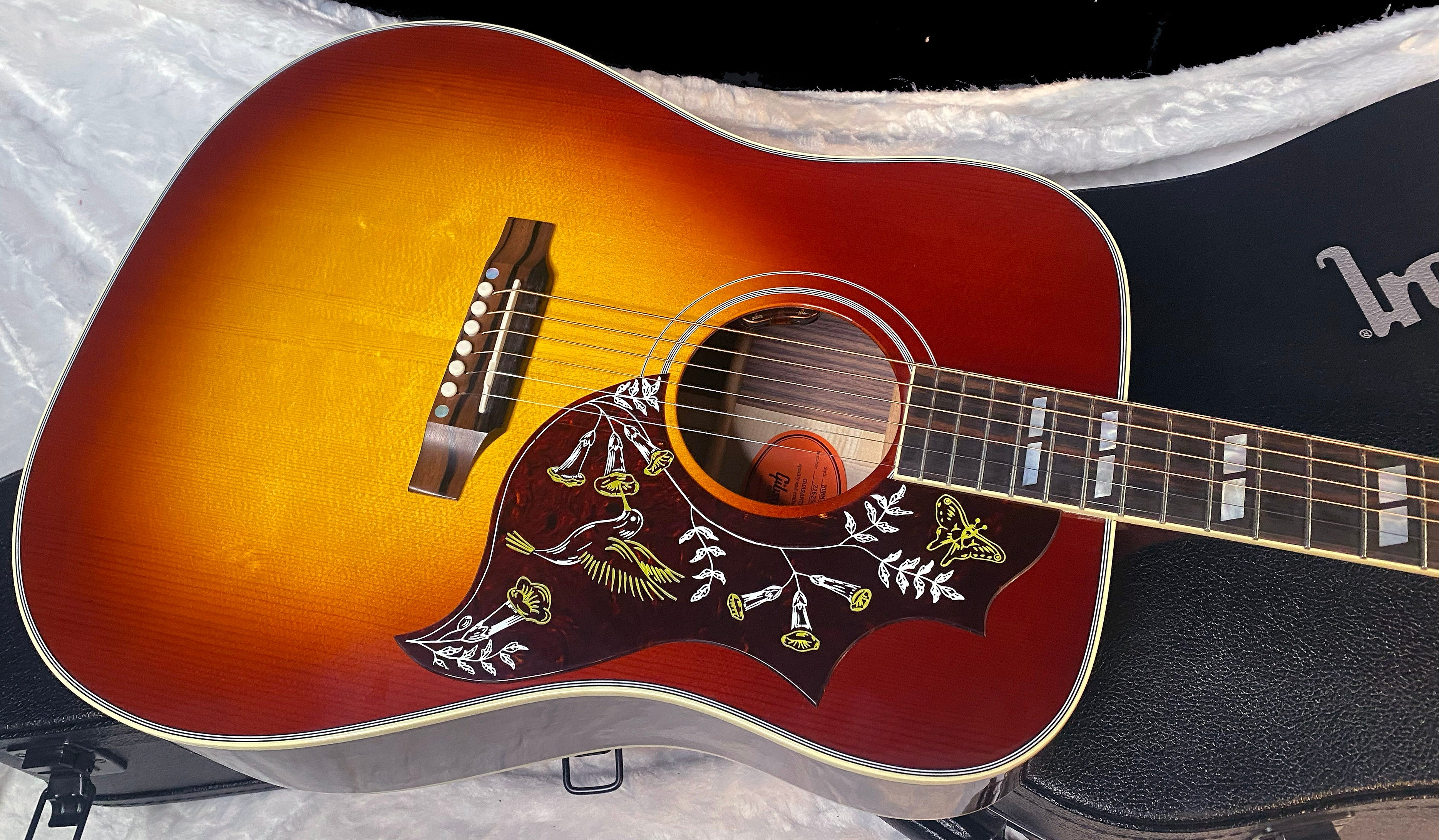 NEW! Gibson Custom Shop Hummingbird Rosewood 3-Piece Back Acoustic-Electric Guitar - Rosewood Burst - 5.1 lbs - Authorized Dealer! G06881