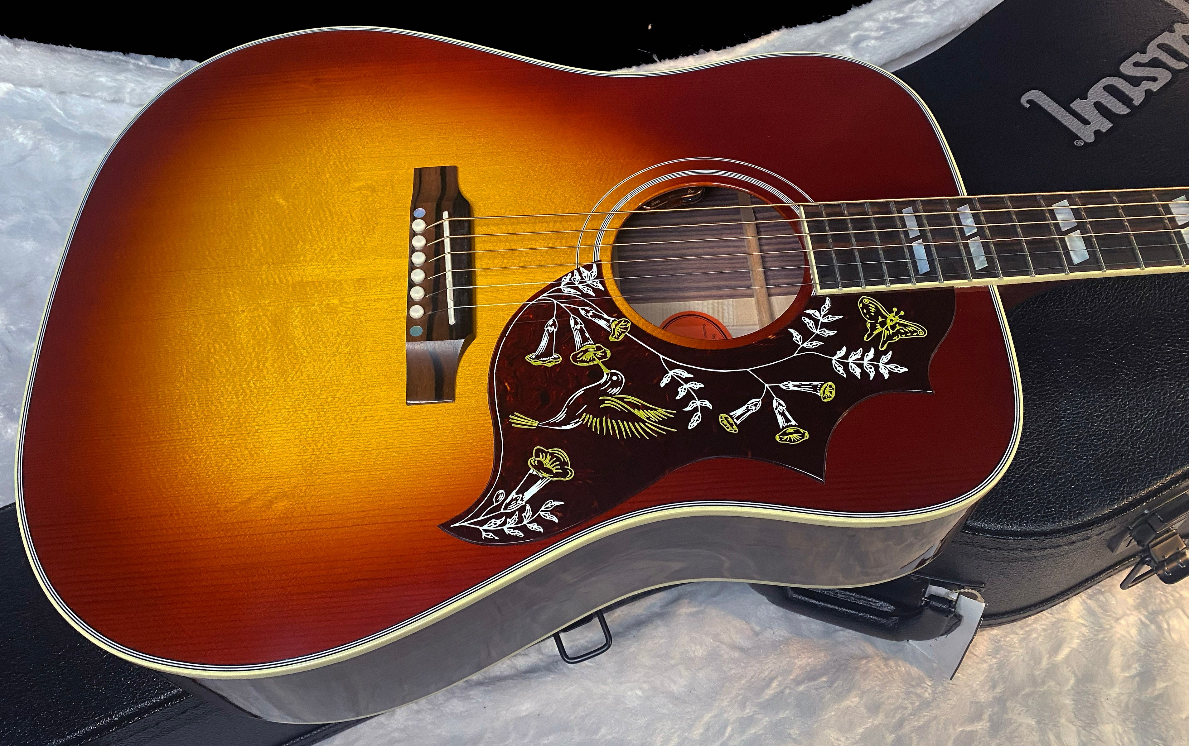 NEW! Gibson Custom Shop Hummingbird Rosewood 3-Piece Back Acoustic-Electric Guitar - Rosewood Burst - 5.1 lbs - Authorized Dealer! G06881