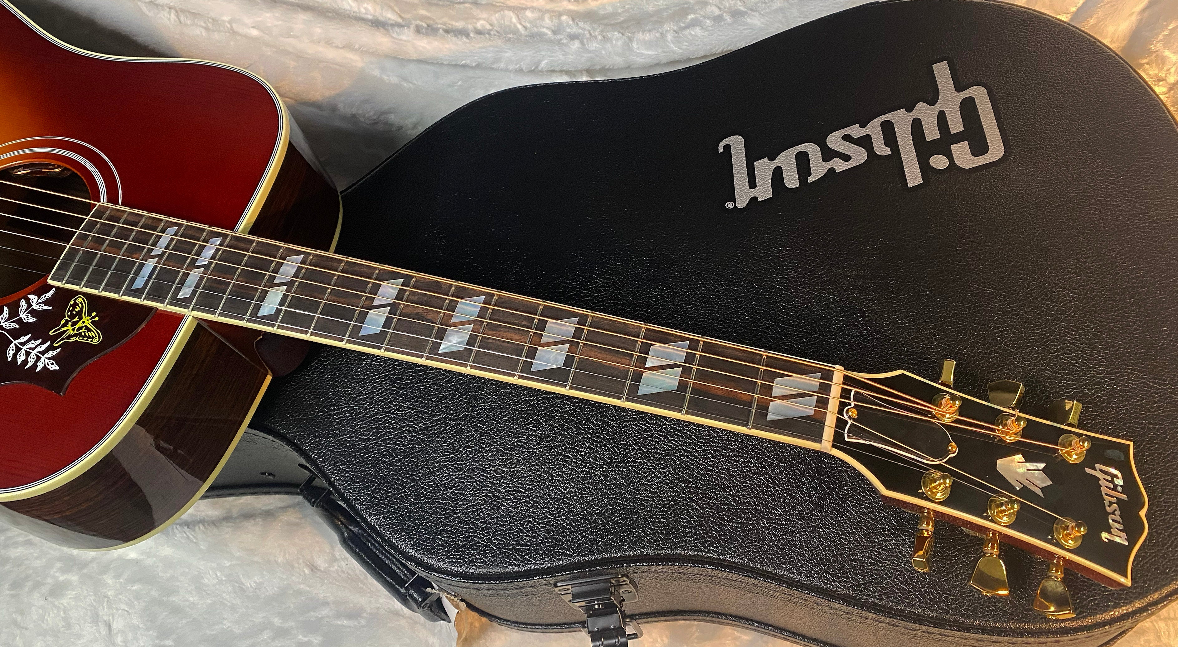 NEW! Gibson Custom Shop Hummingbird Rosewood 3-Piece Back Acoustic-Electric Guitar - Rosewood Burst - 5.1 lbs - Authorized Dealer! G06881