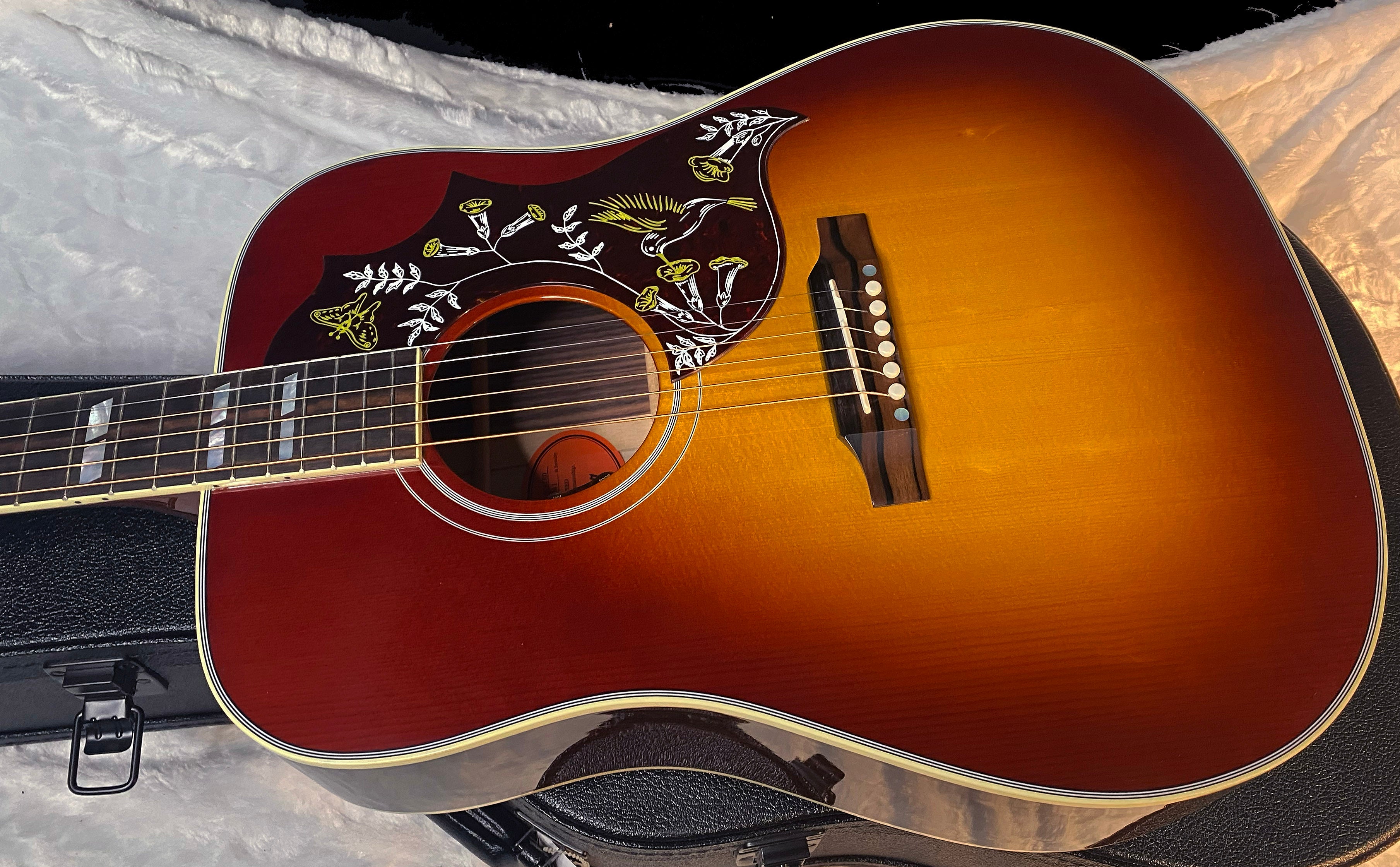 NEW! Gibson Custom Shop Hummingbird Rosewood 3-Piece Back Acoustic-Electric Guitar - Rosewood Burst - 5.1 lbs - Authorized Dealer! G06881