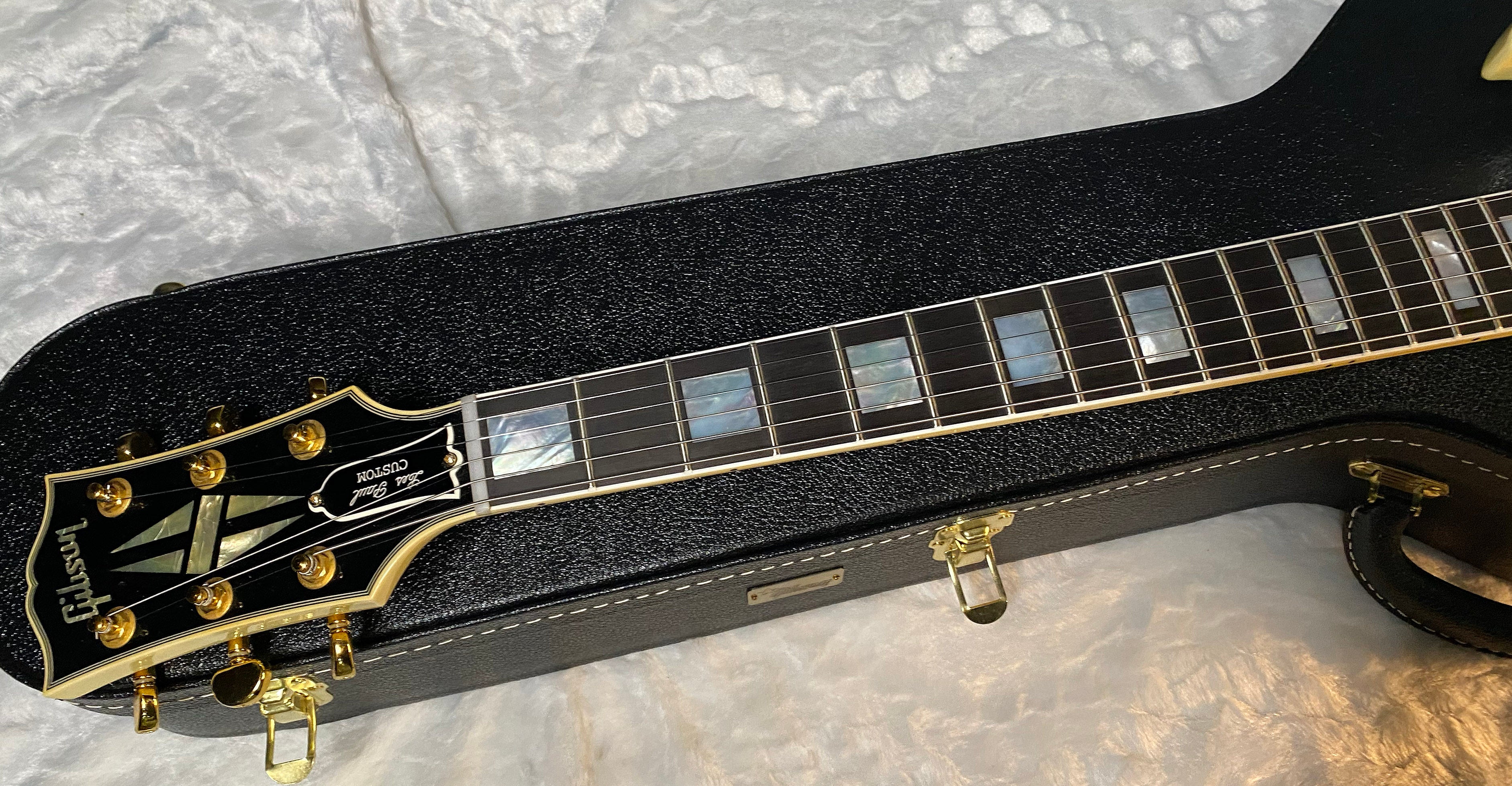 NEW! Gibson SG Standard '63 Custom Reissue Murphy Lab Ultra Light Aged with Maestro Vibrola 3 Pick-Up - Authorized Dealer - G06144